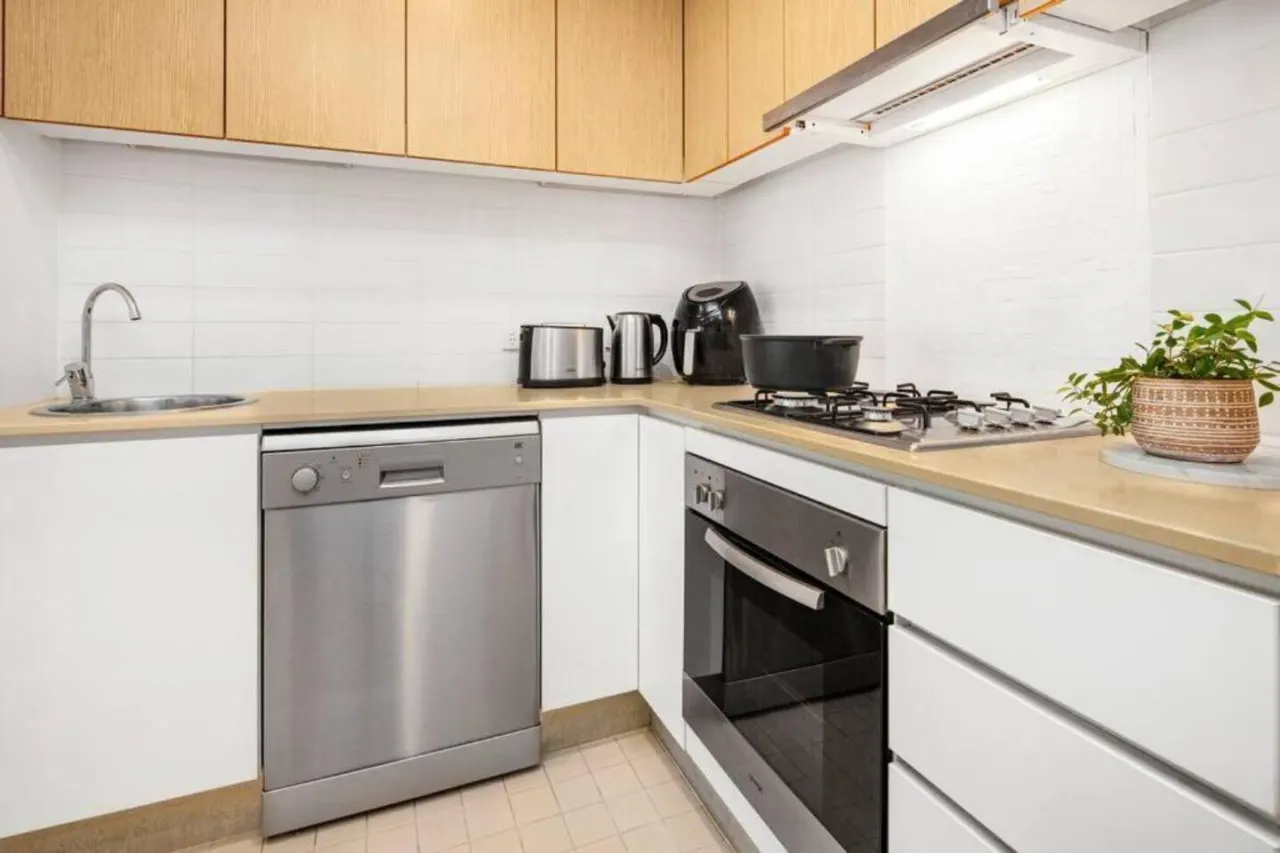 Cityscape on Morphett - Central CBD Stay with Pool 8
