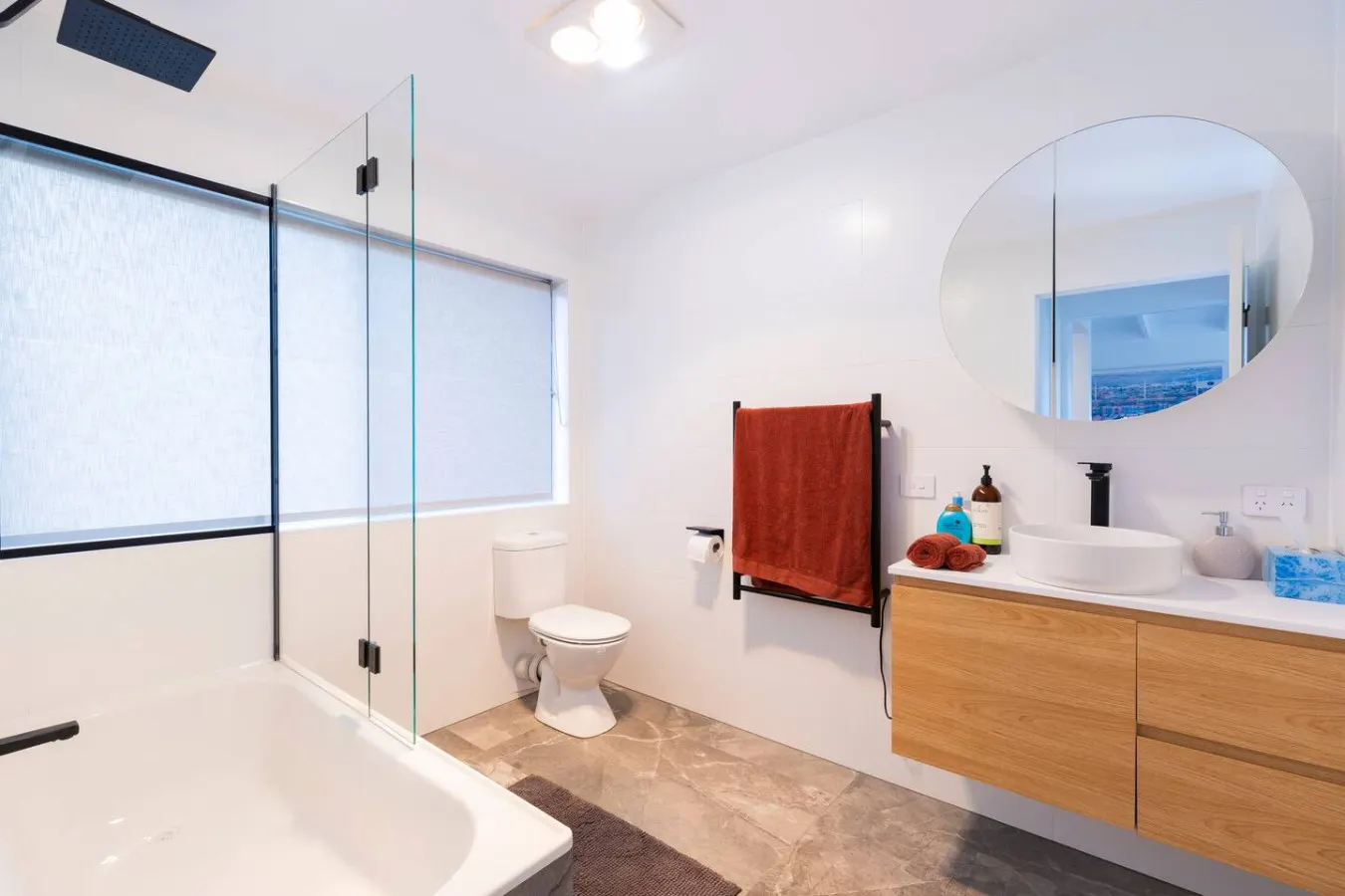 Renovated two-level Sandy Bay apartment 7