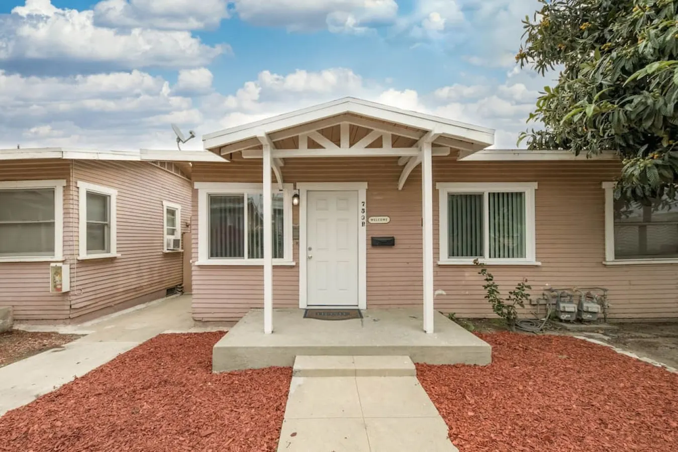 Cute, Quiet Cottage with Laundry,Work Space 18