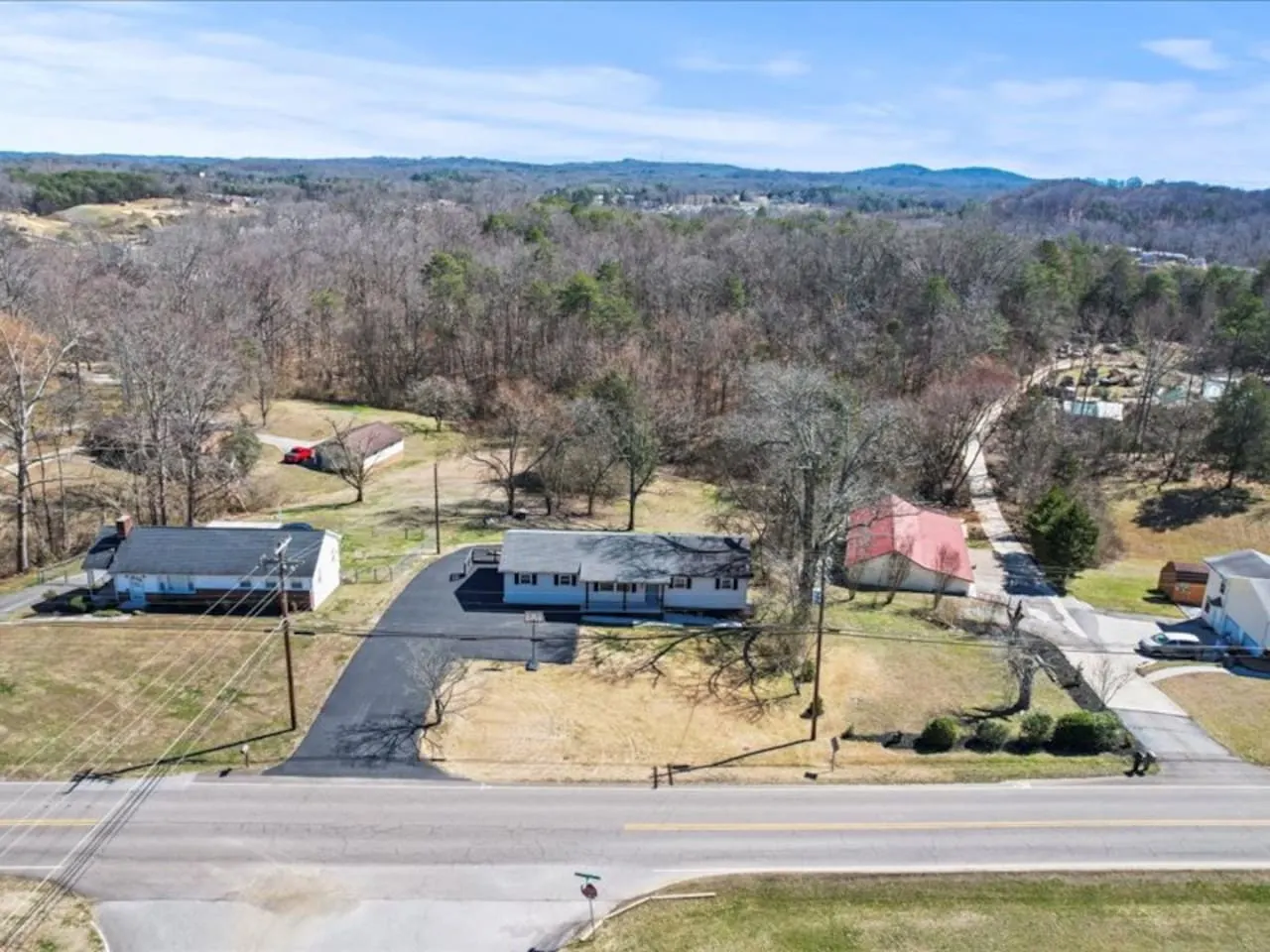 Knox Retreat ~ Cozy Home w/ Outdoor Entertainment 12