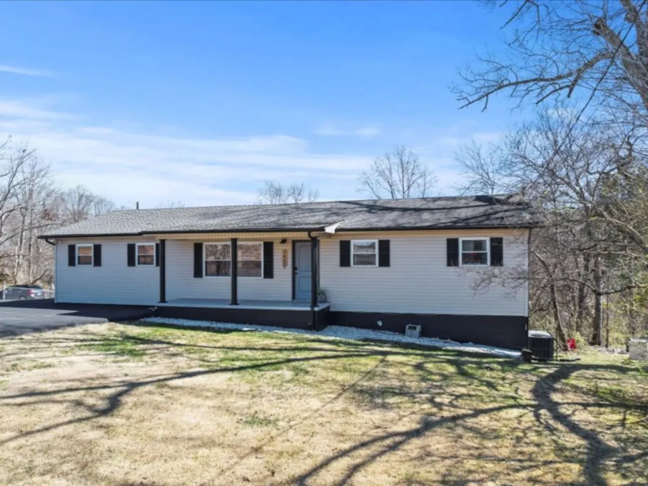 Knox Retreat ~ Cozy Home w/ Outdoor Entertainment 8