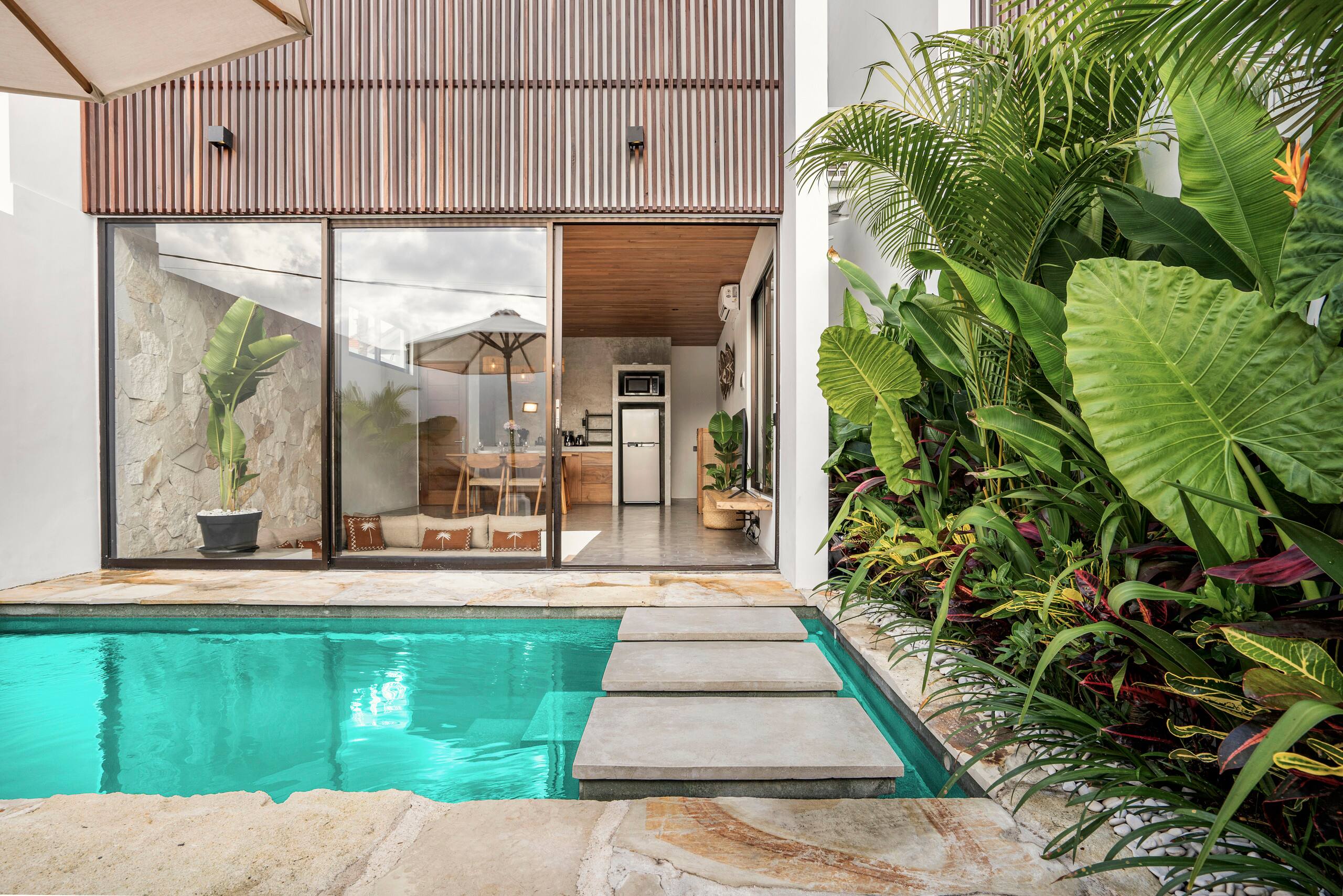 Dreamy Couple's Escape – Villa with Enclosed Pool 24