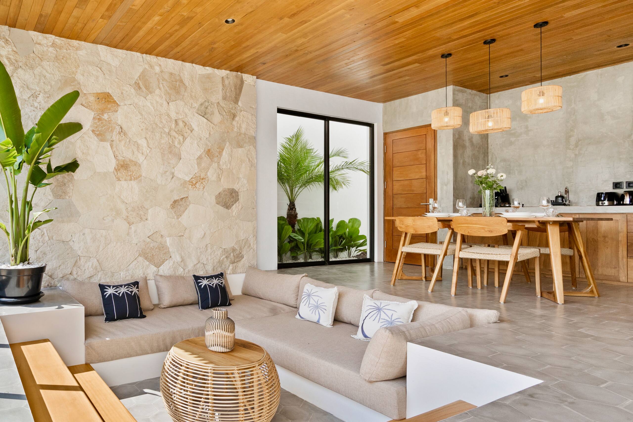 Dreamy Couple's Escape – Villa with Enclosed Pool 7