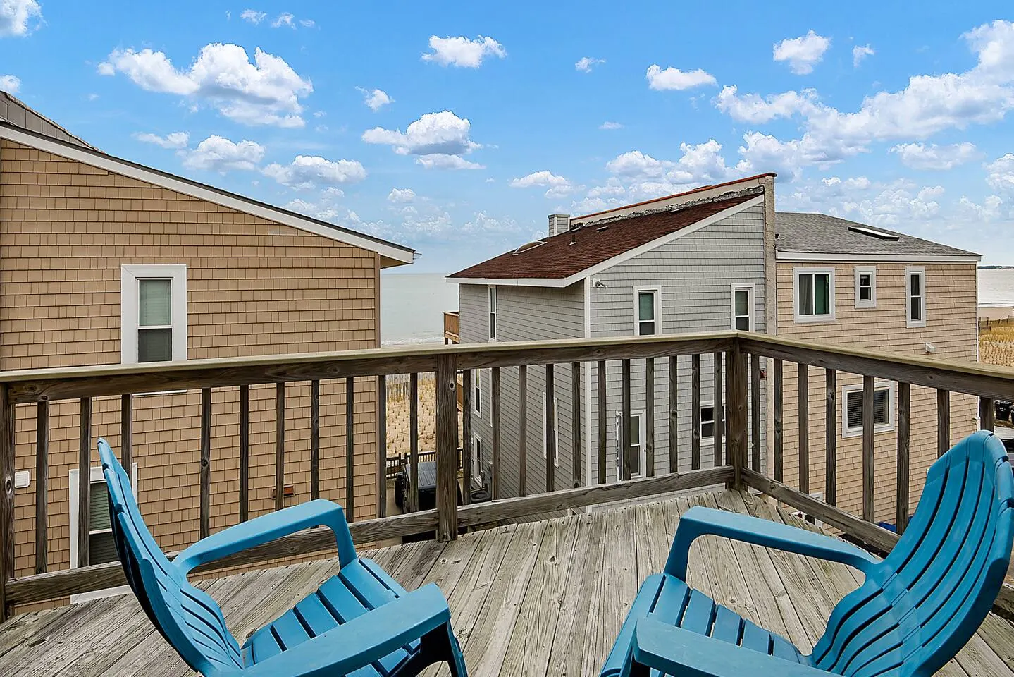 Chic’s Beach Home Sleeps 12 + 30 Day Stay 10