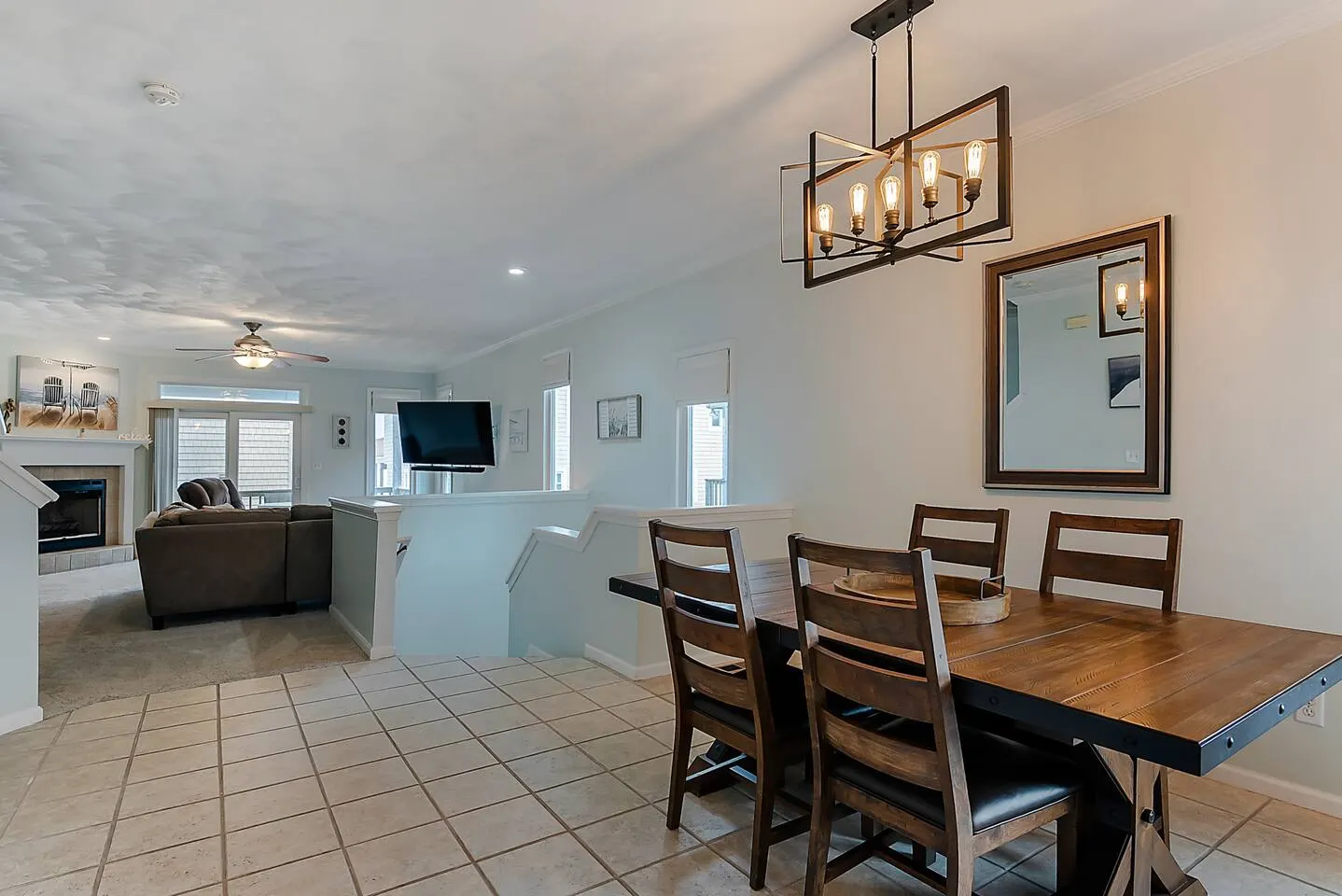 Chic’s Beach Home Sleeps 12 + 30 Day Stay 12