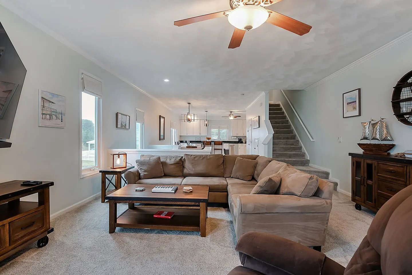 Chic’s Beach Home | Sleeps 12 + 30 Day Stay — photo 3