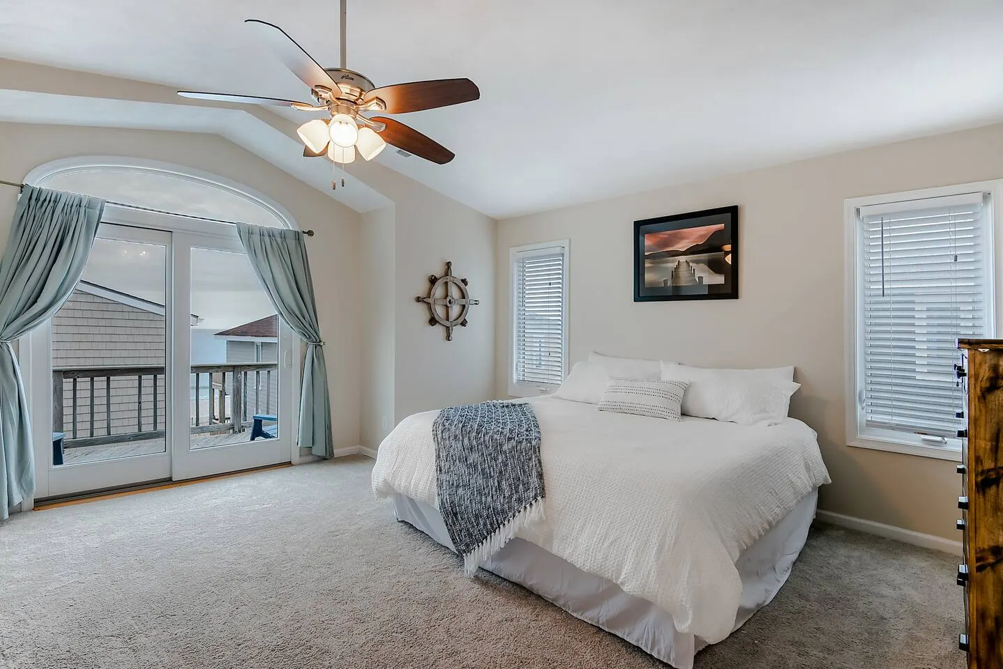 Chic’s Beach Home | Sleeps 12 + 30 Day Stay — photo 5