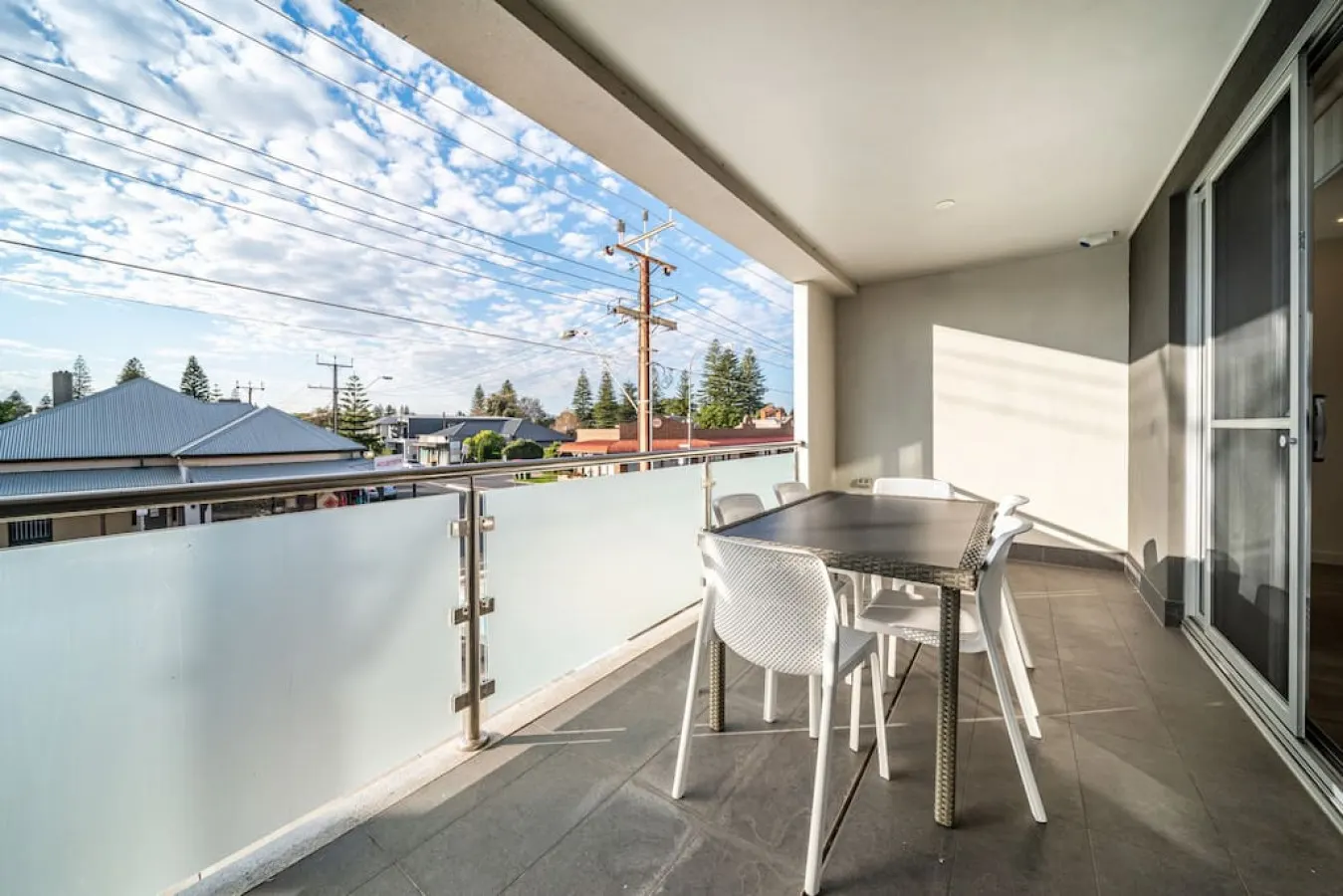Level Up Henley—Modern Comfort near Beach & Dining 4