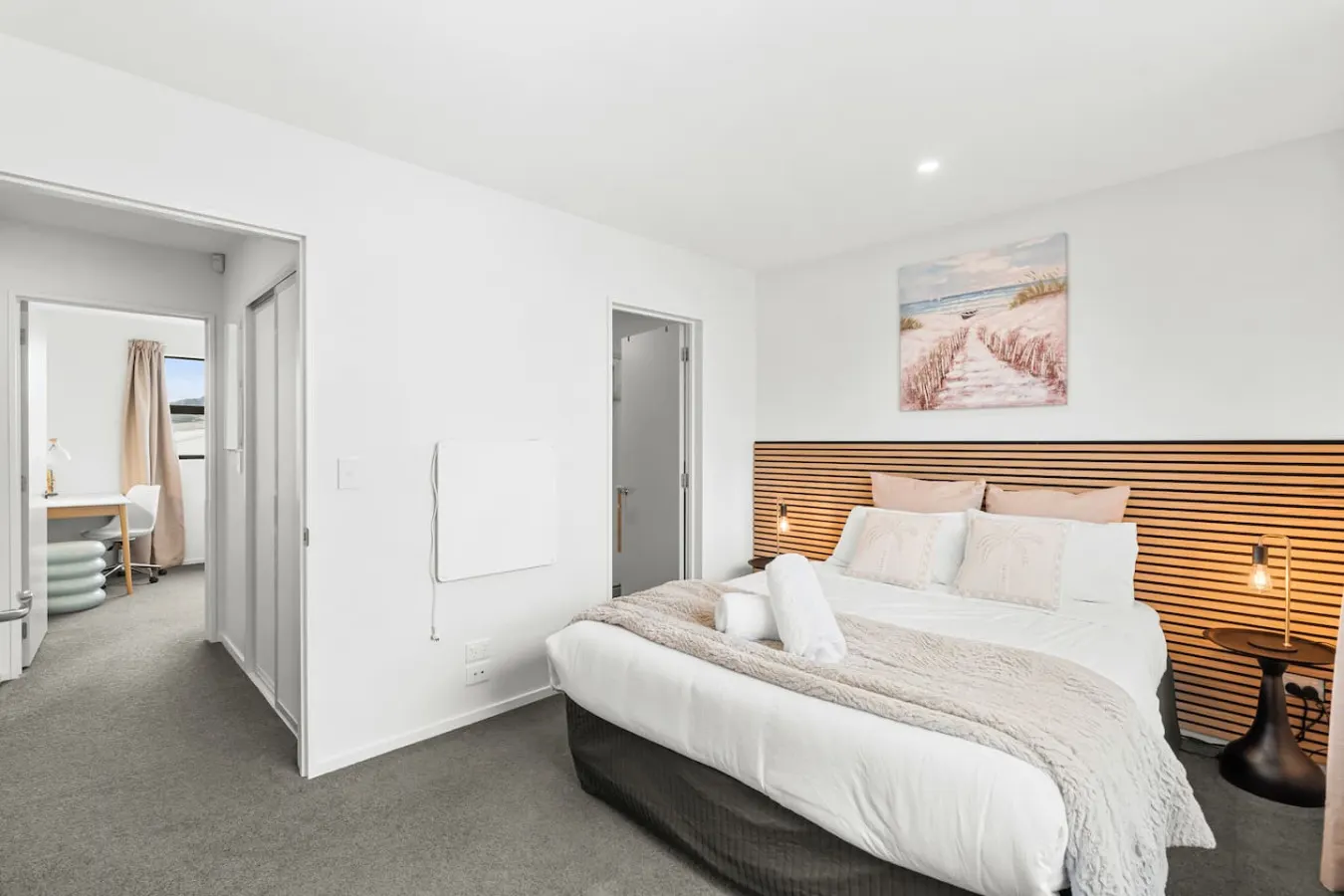 Modern 3 Ensuite CBD with Carpark -walk to Stadium 20