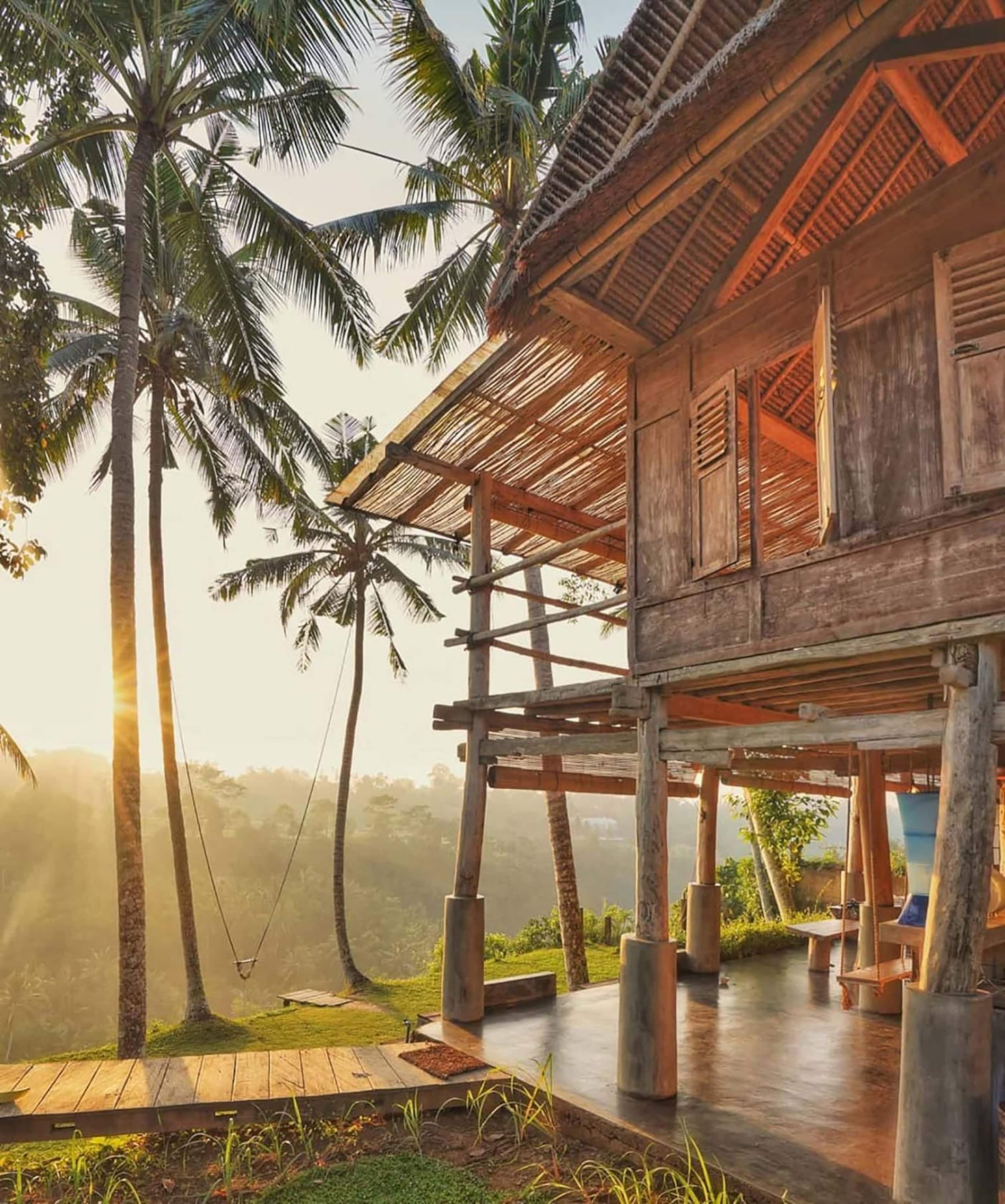 Zen Hideaway 2: Open-Air Teak Villa, Jungle Swing