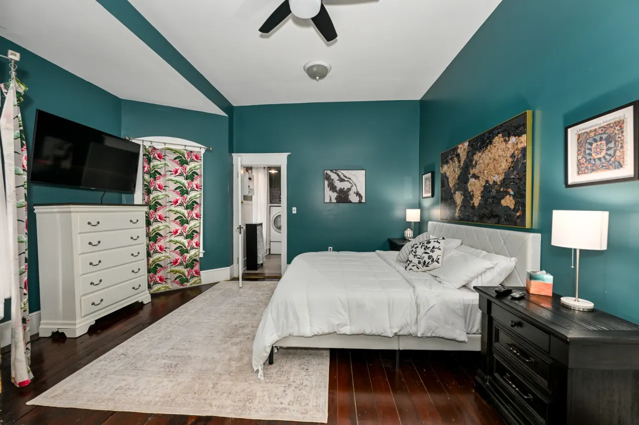 Luxurious Historic Victorian on Millionaire's Row 14