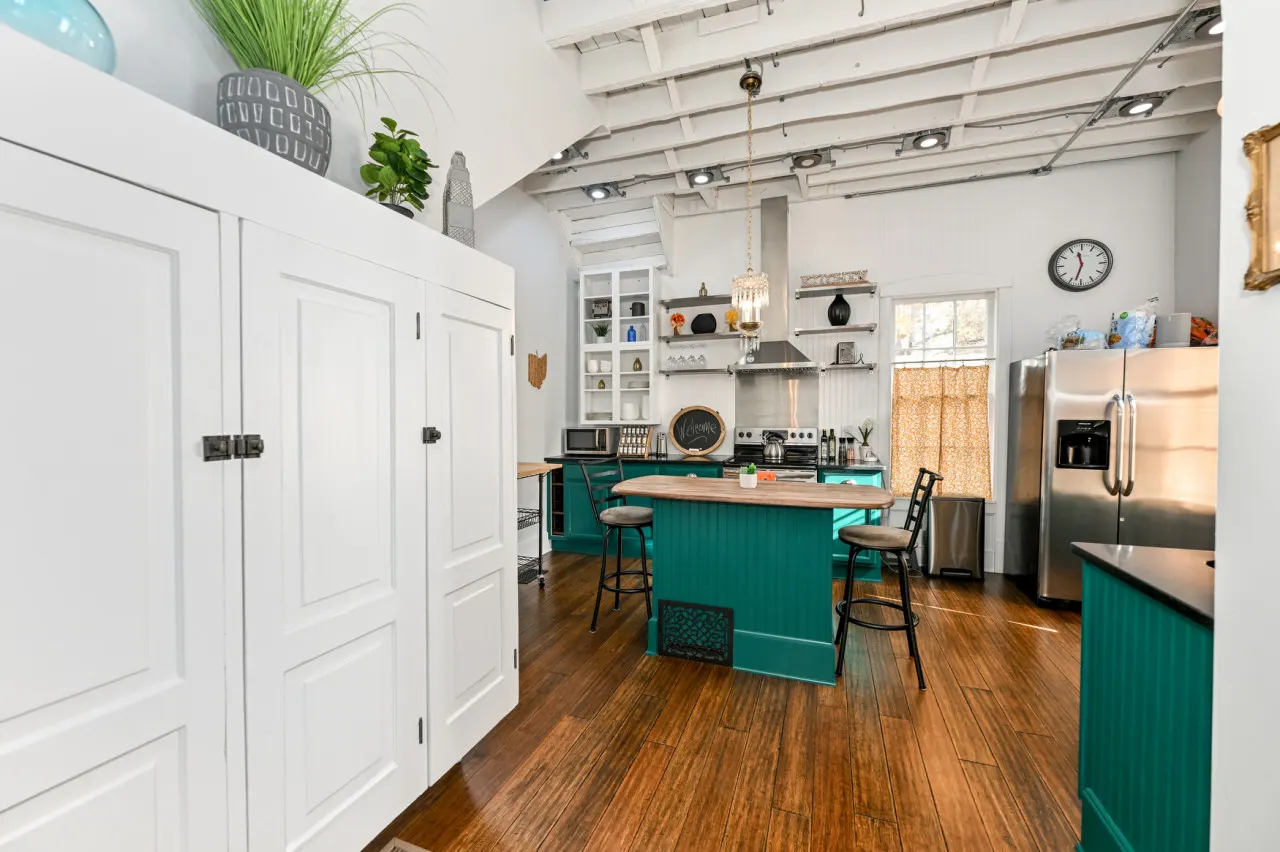 Luxurious Historic Victorian on Millionaire's Row — photo 5