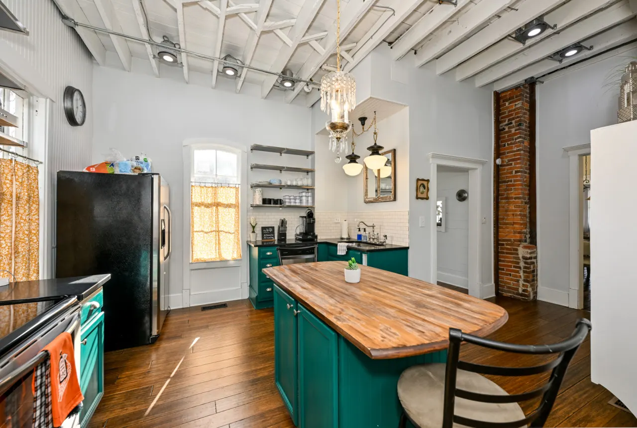 Luxurious Historic Victorian on Millionaire's Row 8