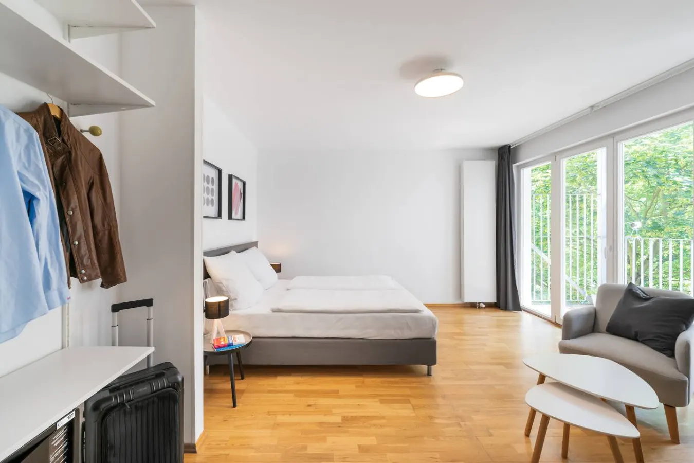 Bright Apartment with Balcony in Prenzlauer Berg