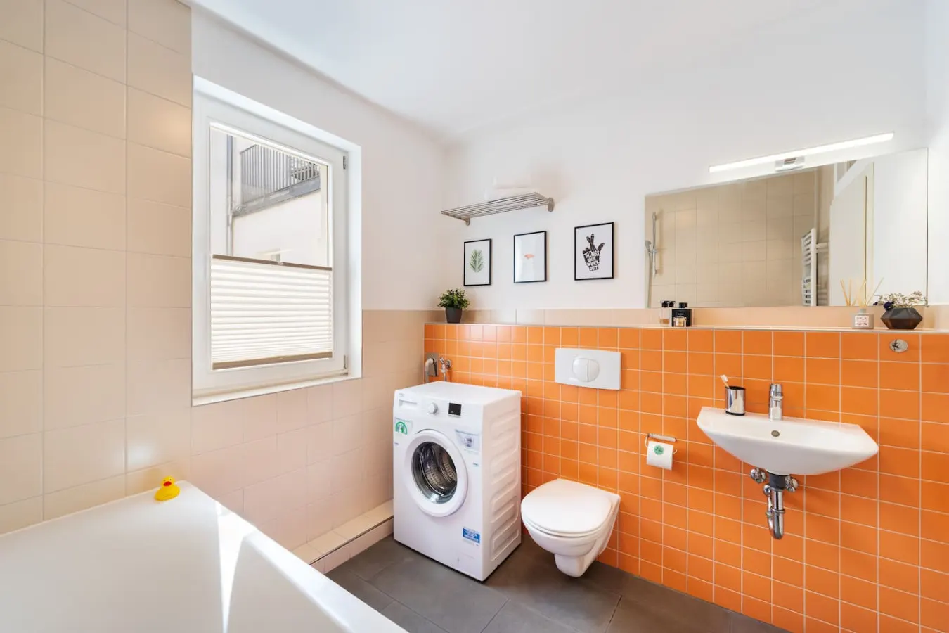 Bright Apartment with Balcony in Prenzlauer Berg 9