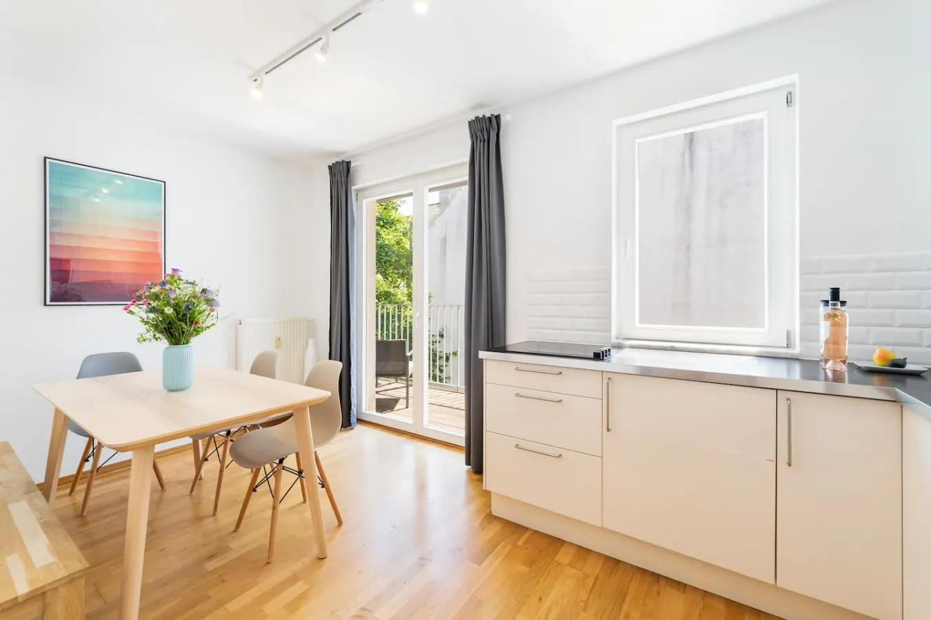 Bright Apartment with Balcony in Prenzlauer Berg 6