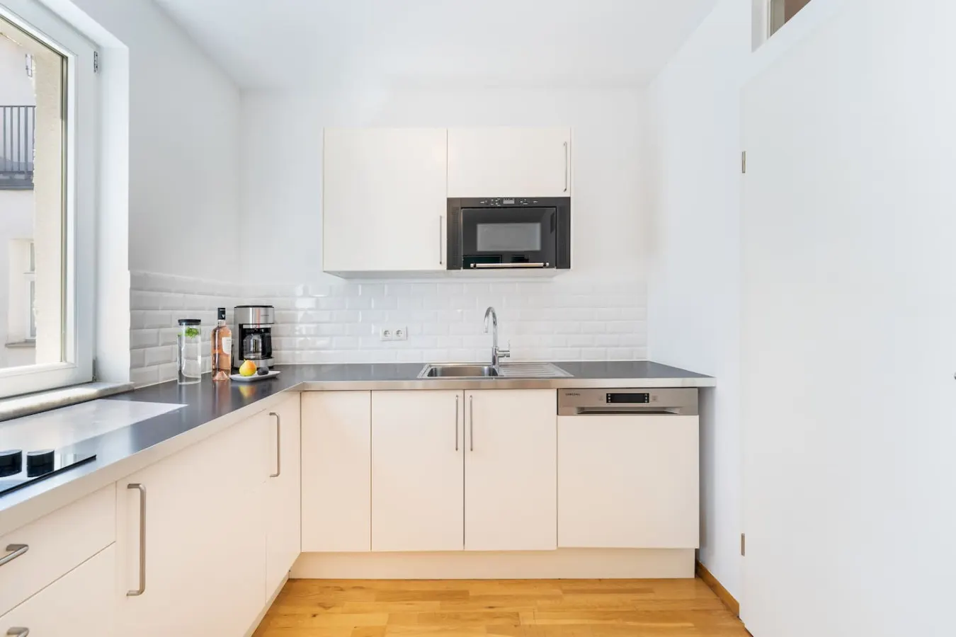 Bright Apartment with Balcony in Prenzlauer Berg 7