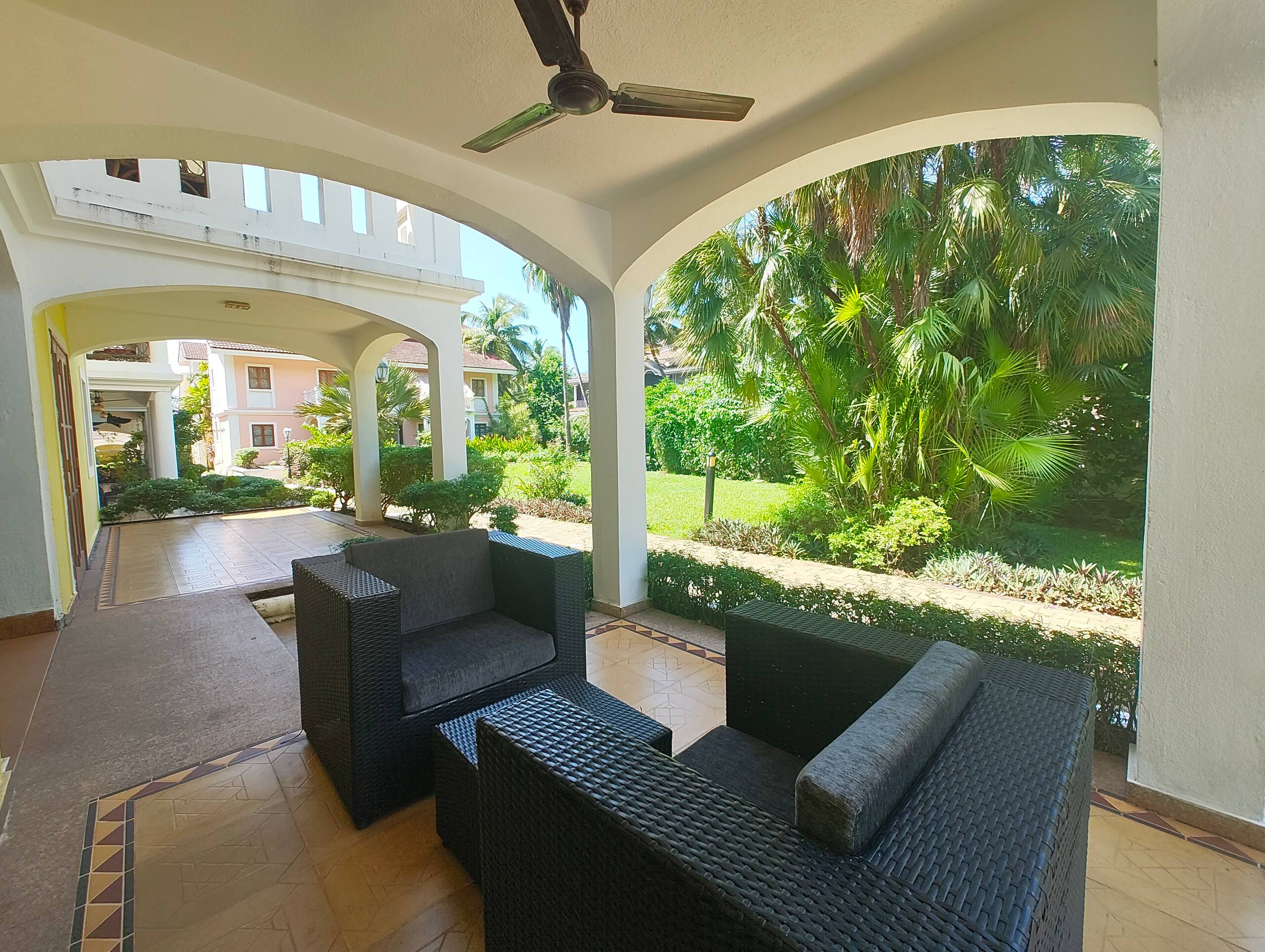 Golden Sands: Peaceful Lovers Beach Escape 32