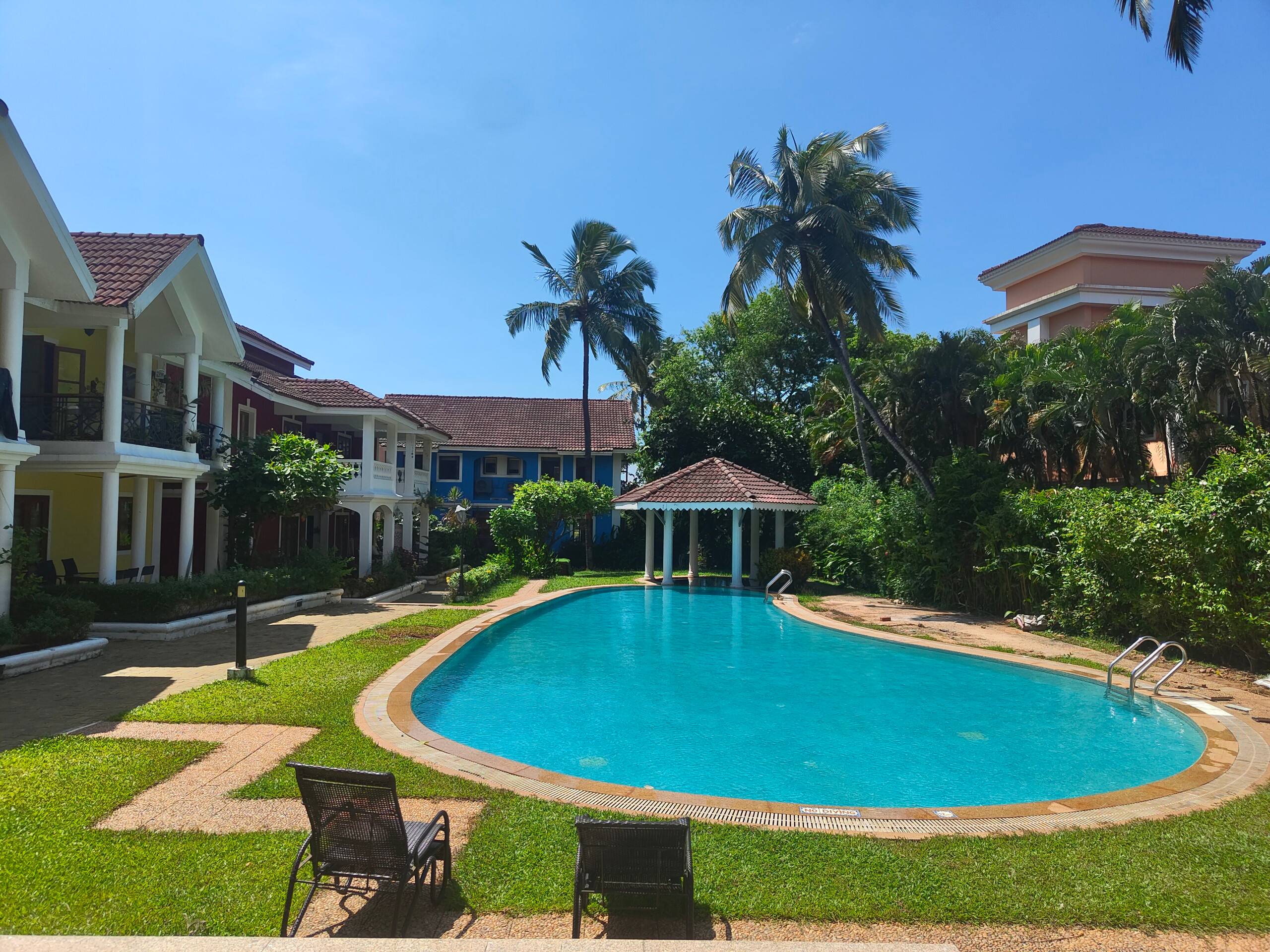 Golden Sands: Peaceful Lovers Beach Escape 38