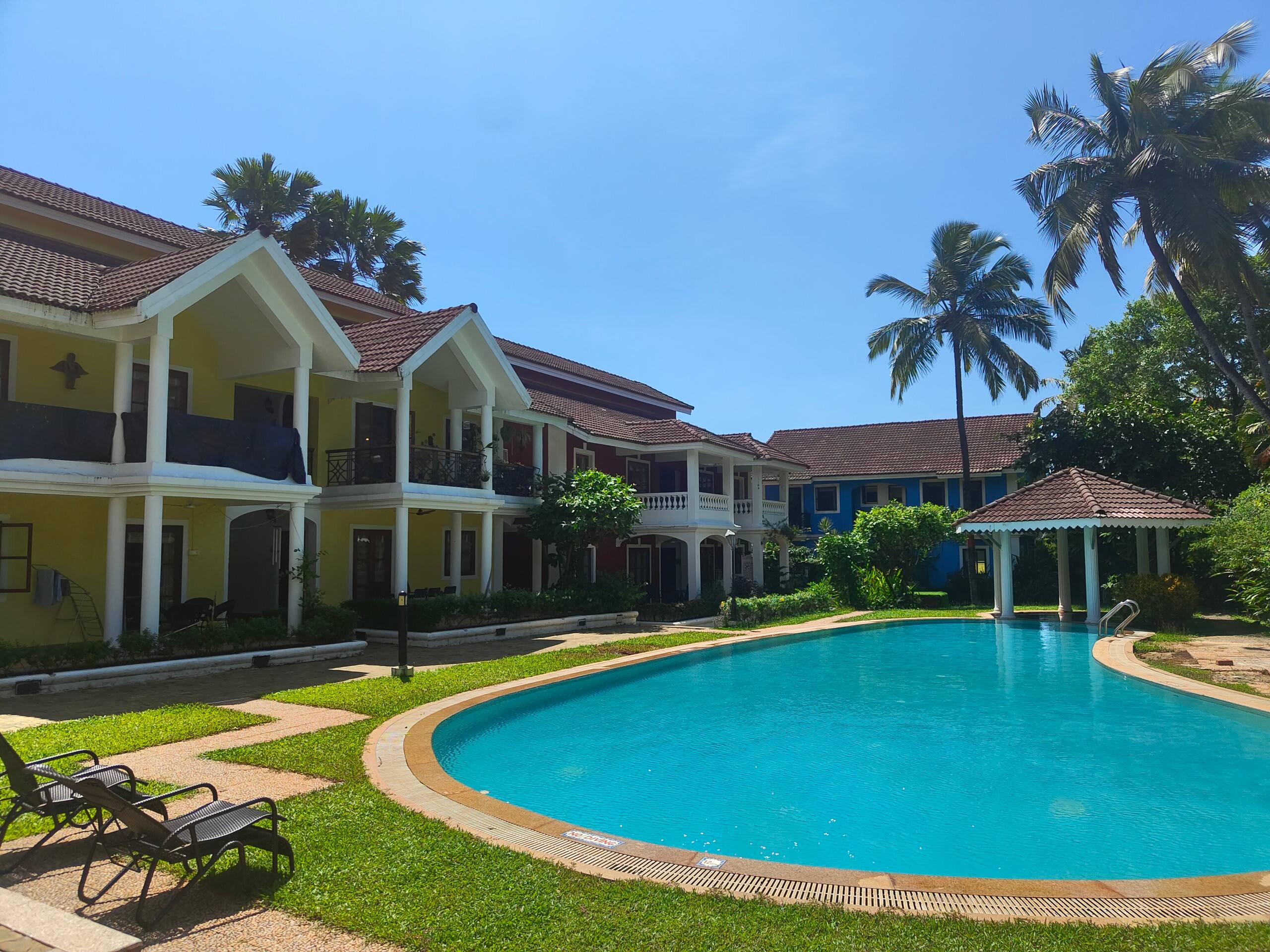 Golden Sands: Peaceful Lovers Beach Escape 35