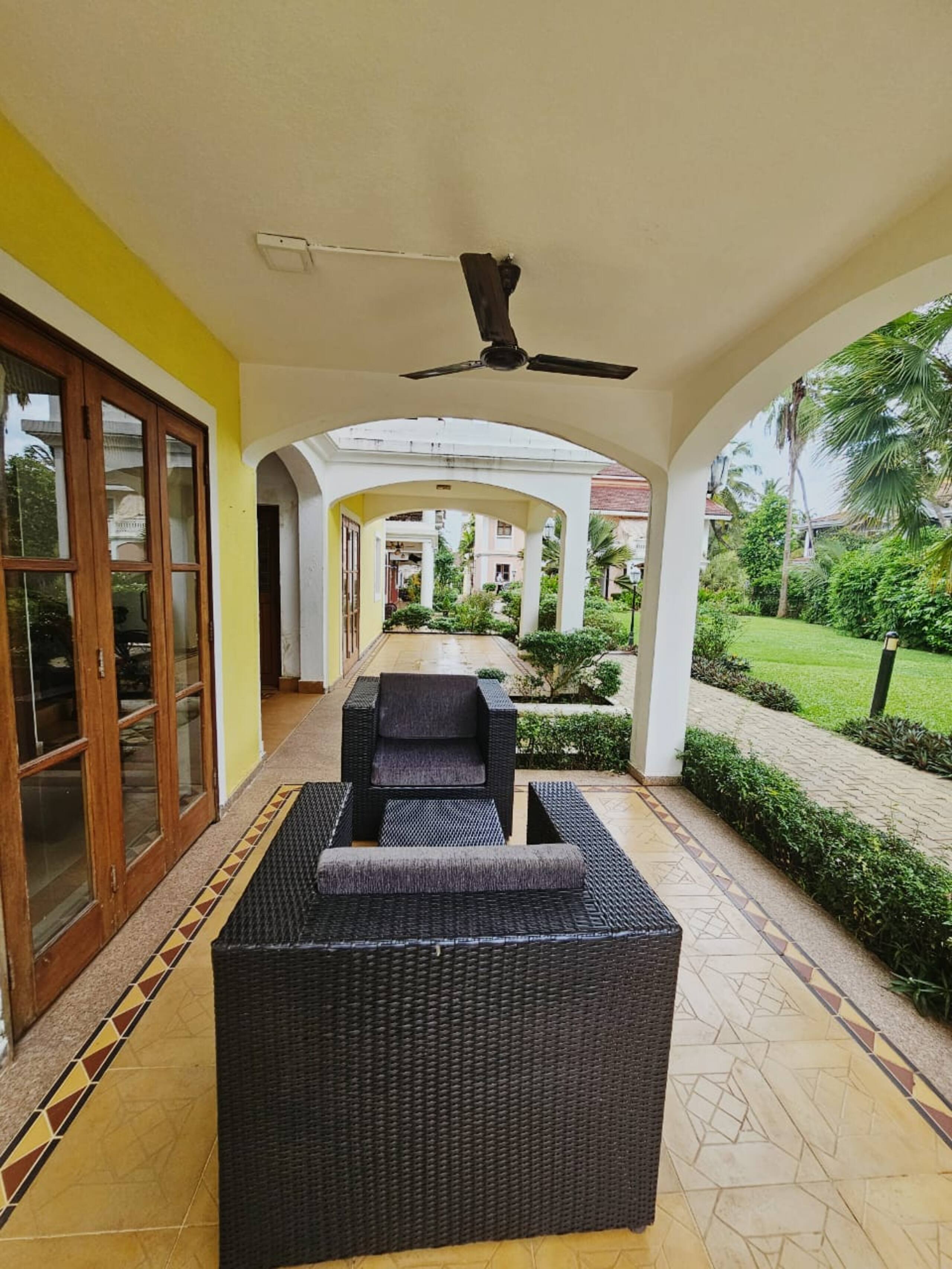 Golden Sands: Peaceful Lovers Beach Escape 5
