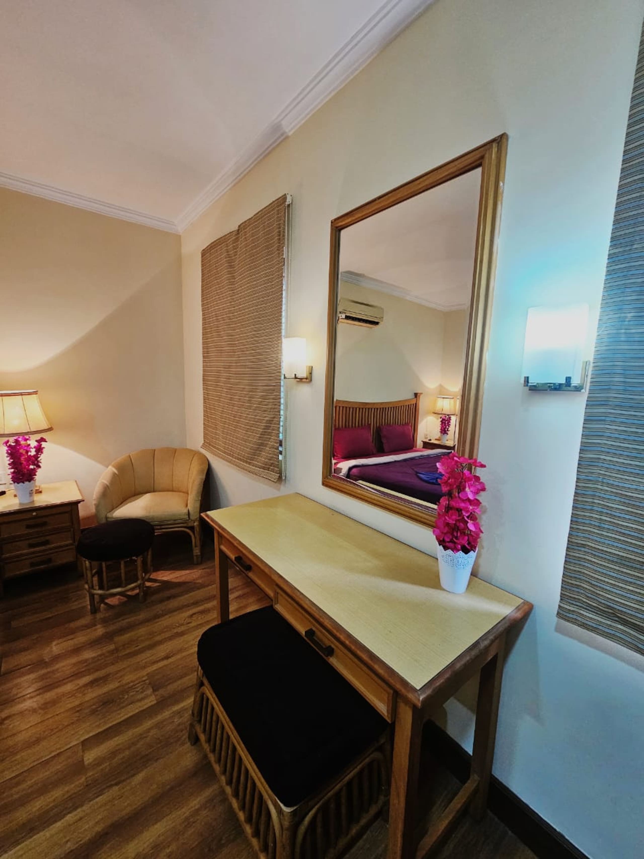 Golden Sands: Peaceful Lovers Beach Escape 26