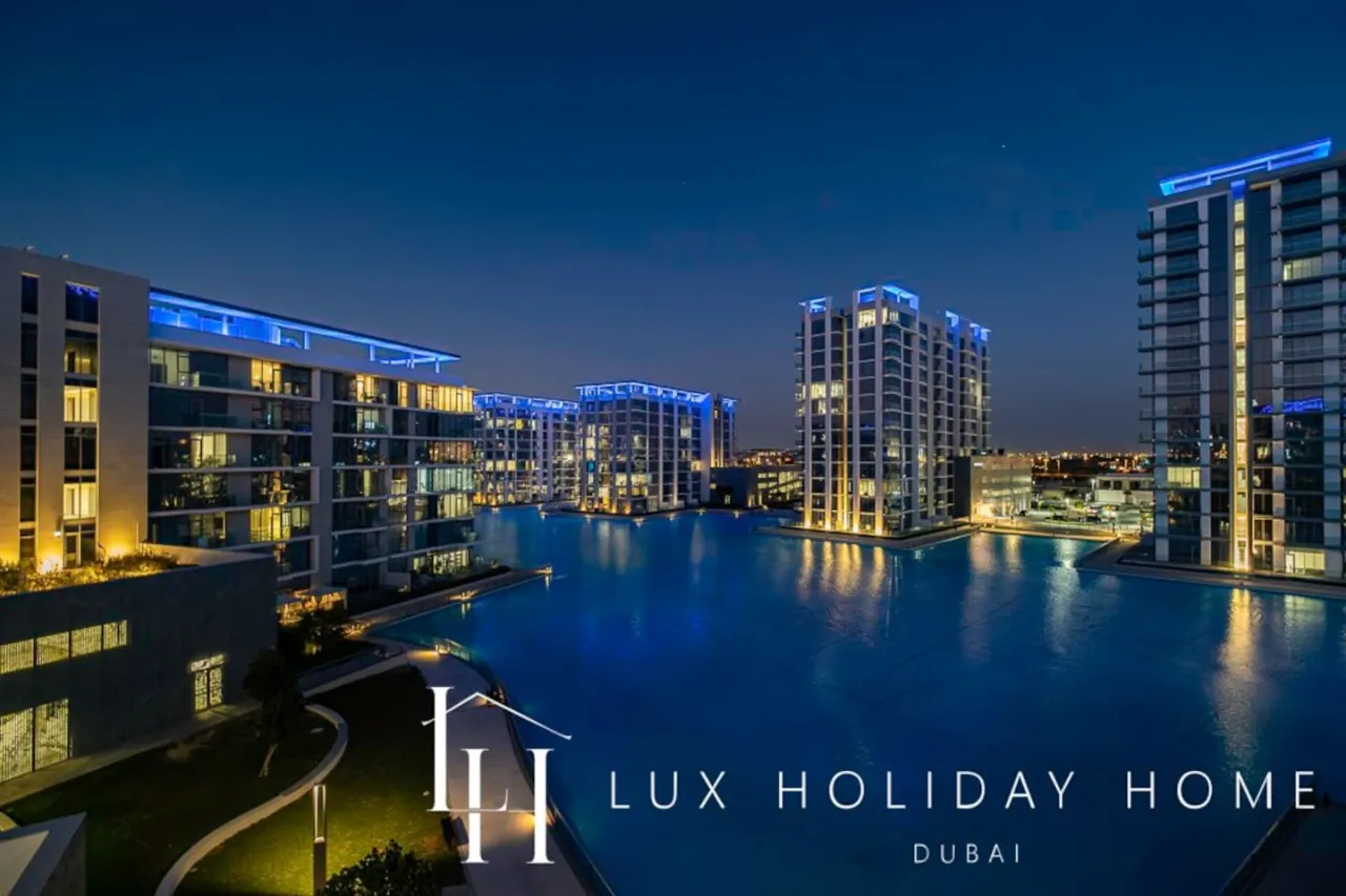 LUX The Burj Khalifa Lagoon View Suite 2 10