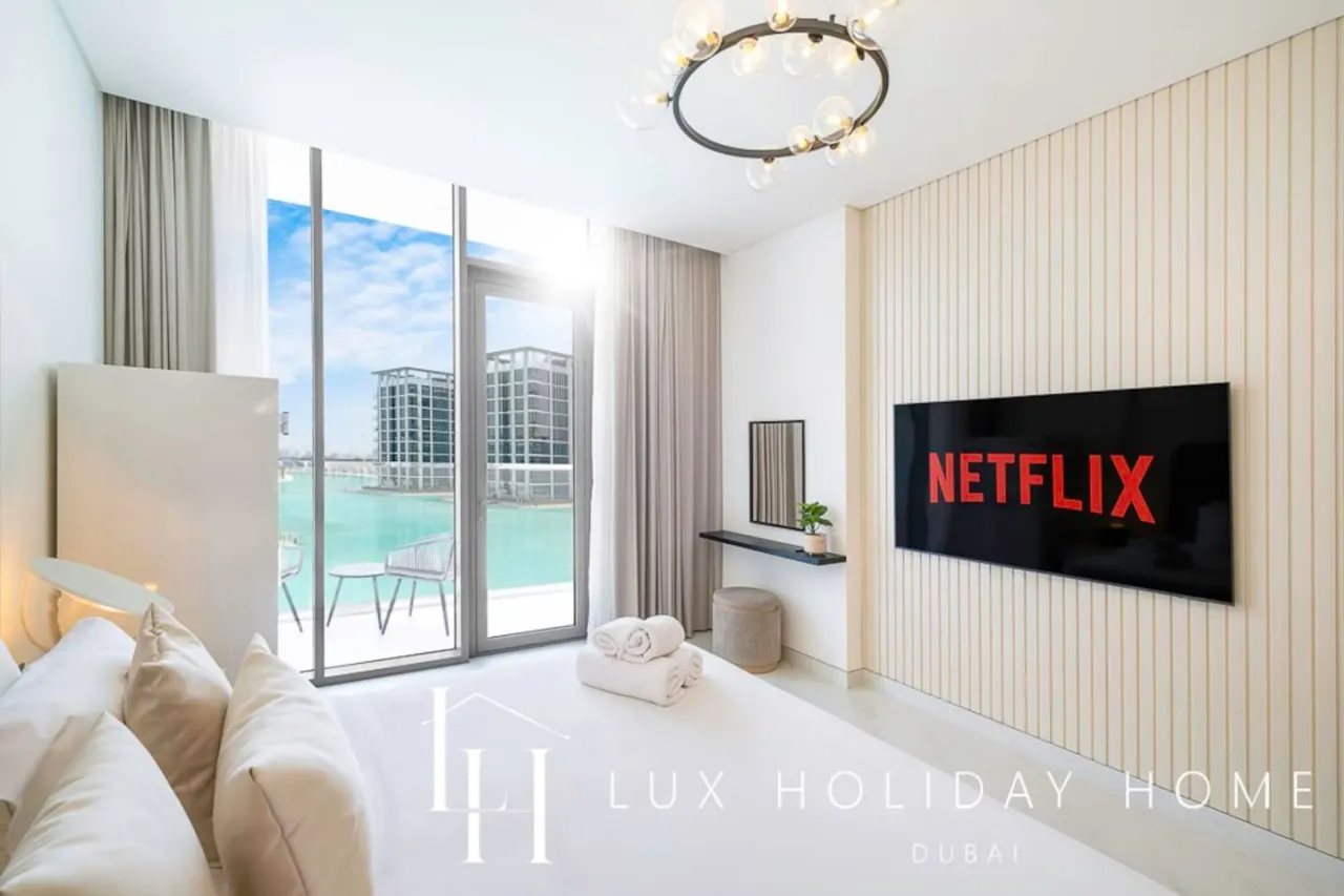 LUX The Burj Khalifa Lagoon View Suite 2 17