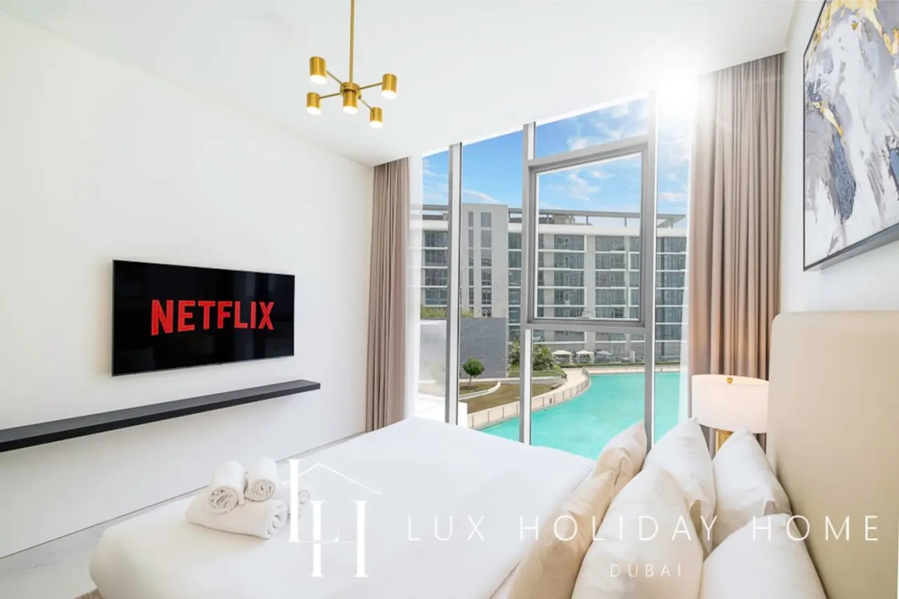LUX The Burj Khalifa Lagoon View Suite 2 20
