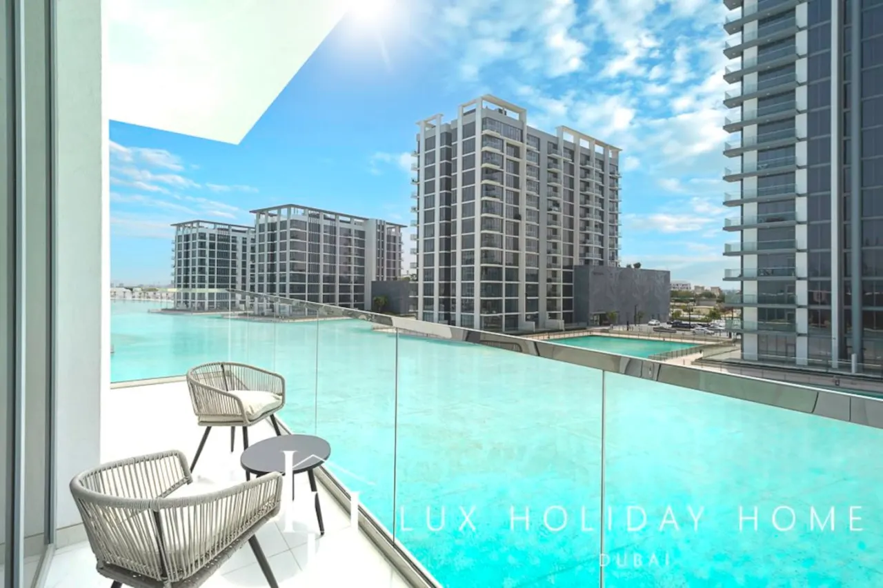 LUX The Burj Khalifa Lagoon View Suite 2 3