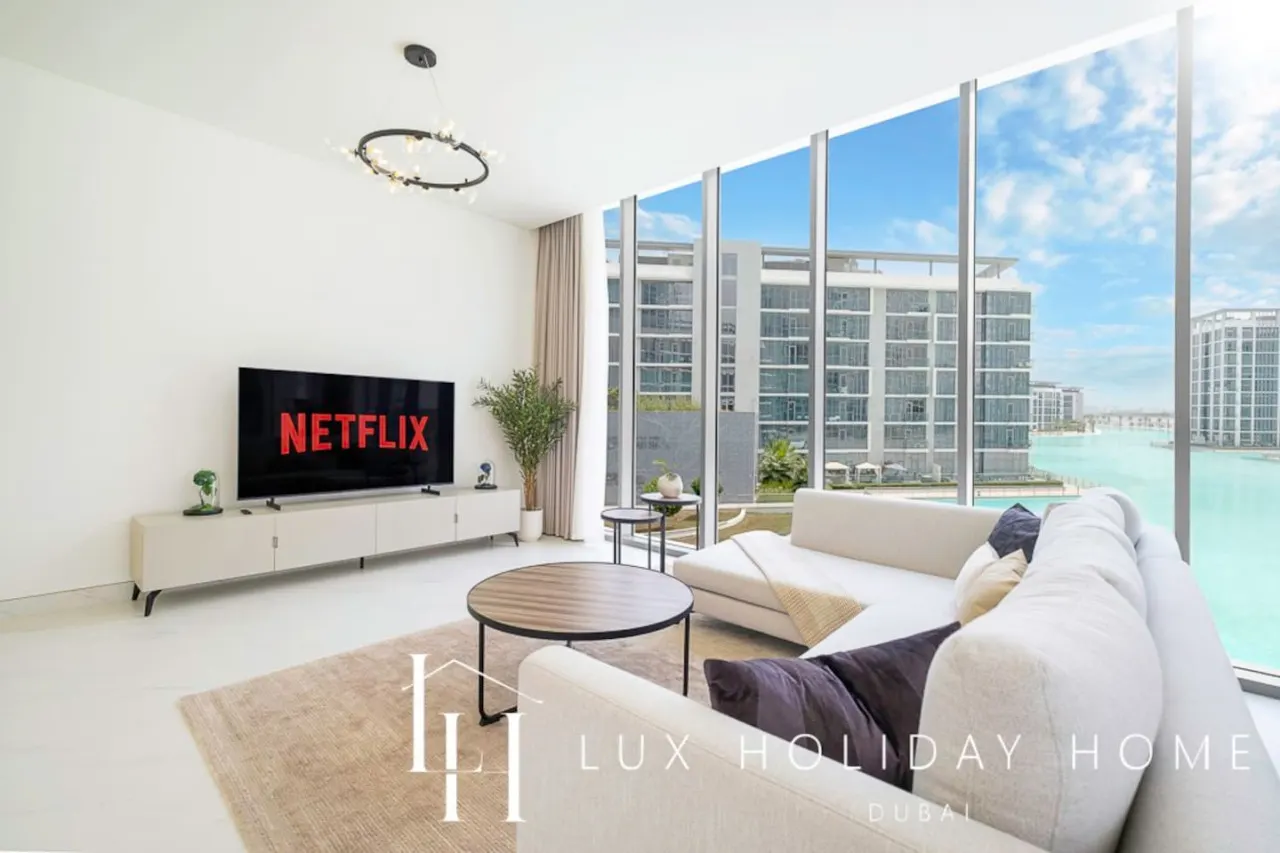 LUX The Burj Khalifa Lagoon View Suite 2 5