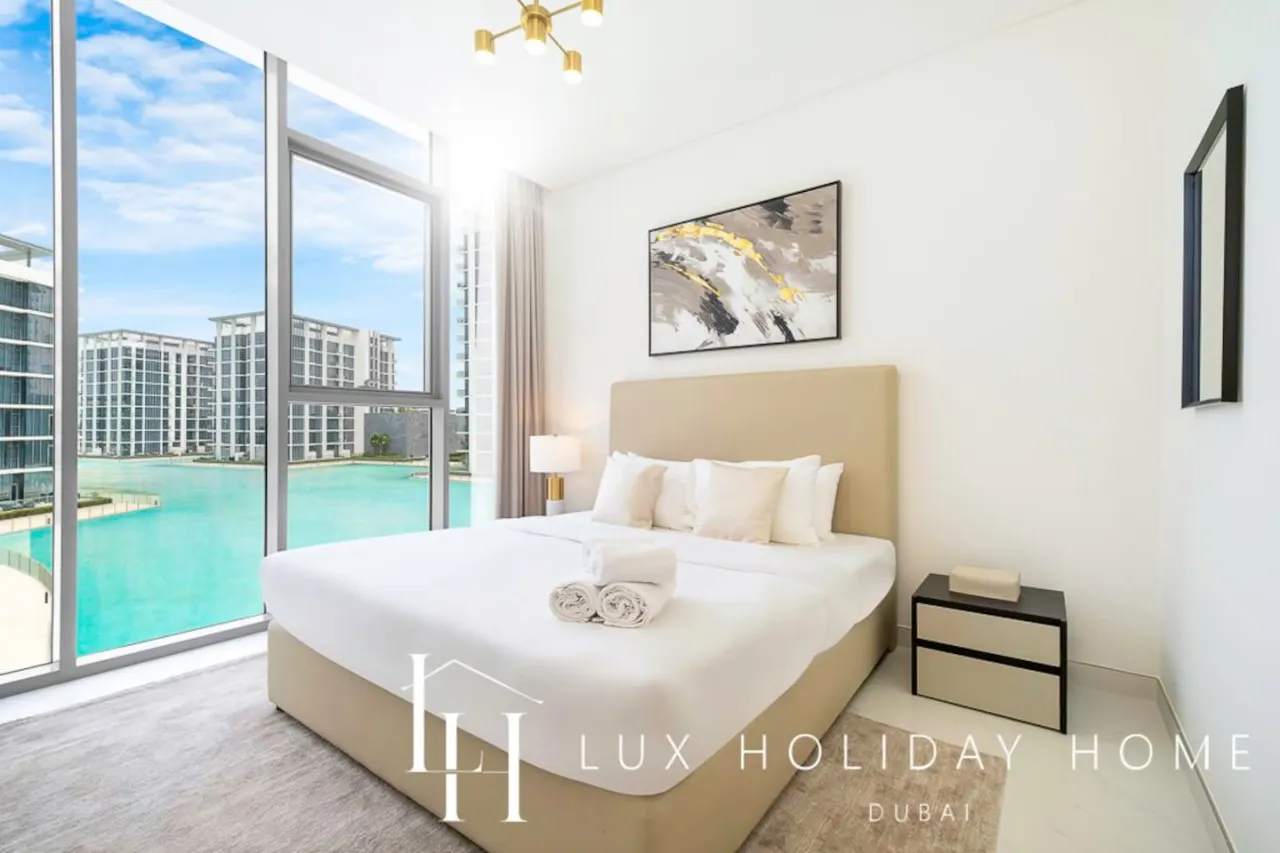 LUX The Burj Khalifa Lagoon View Suite 2 7