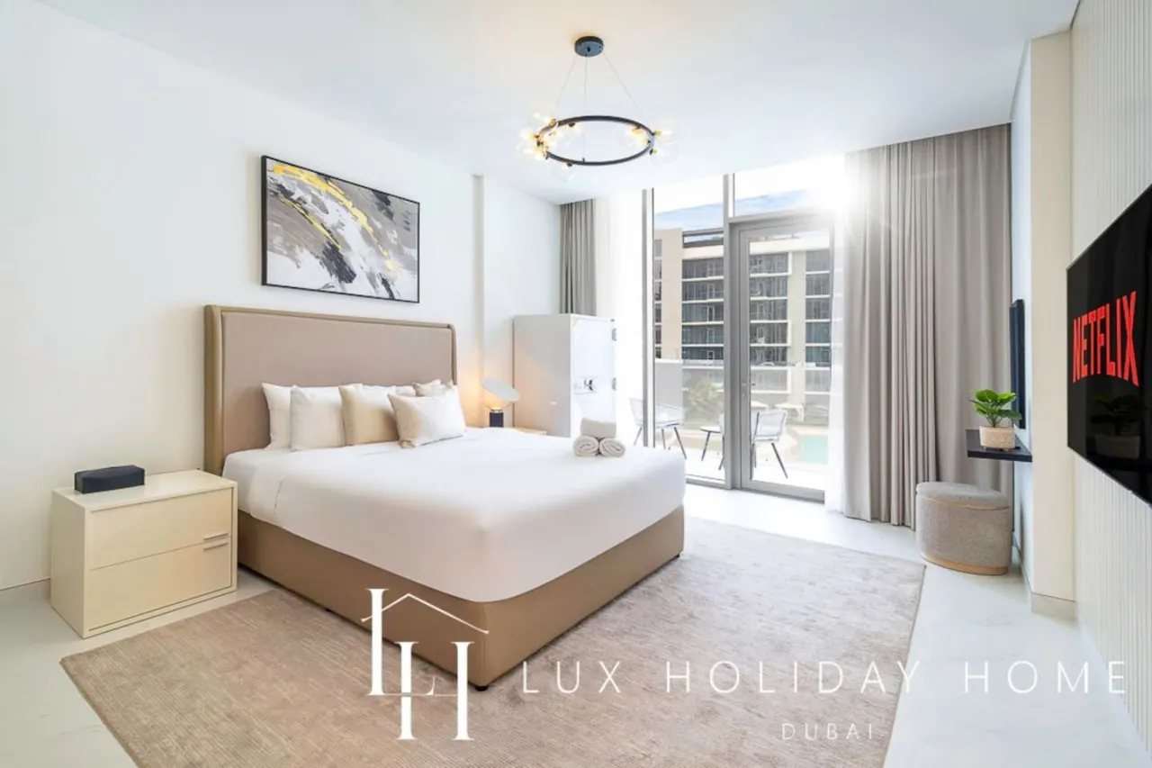 LUX The Burj Khalifa Lagoon View Suite 2 8