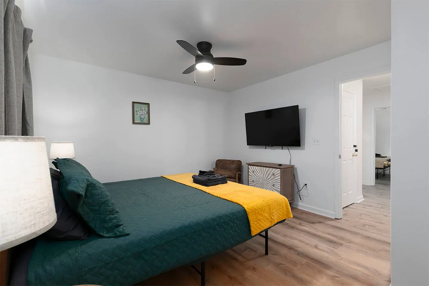 Spacious 3BR Getaway-3 King Beds 10