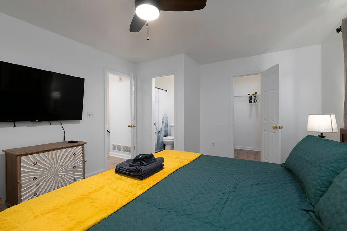 Spacious 3BR Getaway-3 King Beds 11