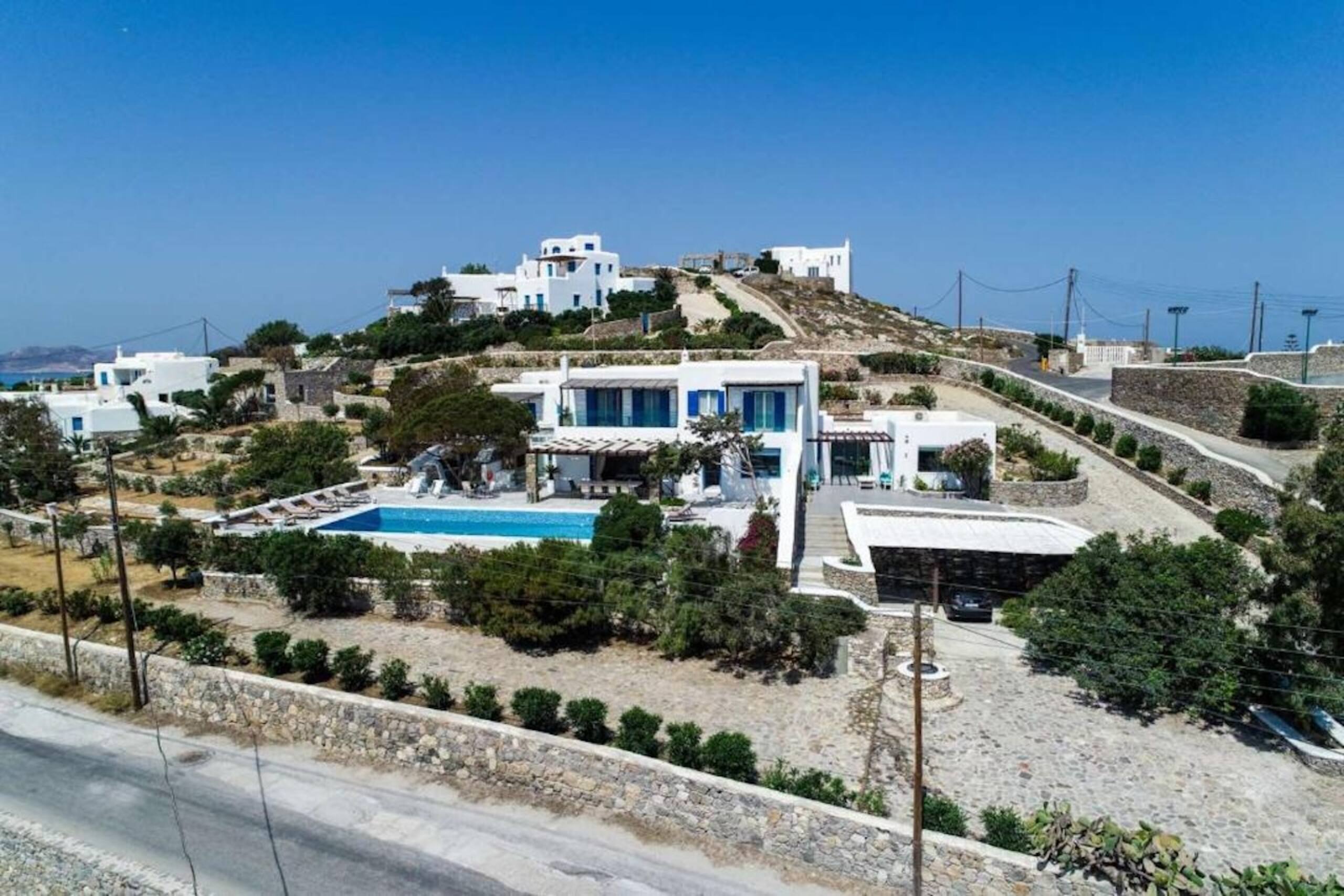 Archon Villa: 4BR Seaside, Olympic Pool 25