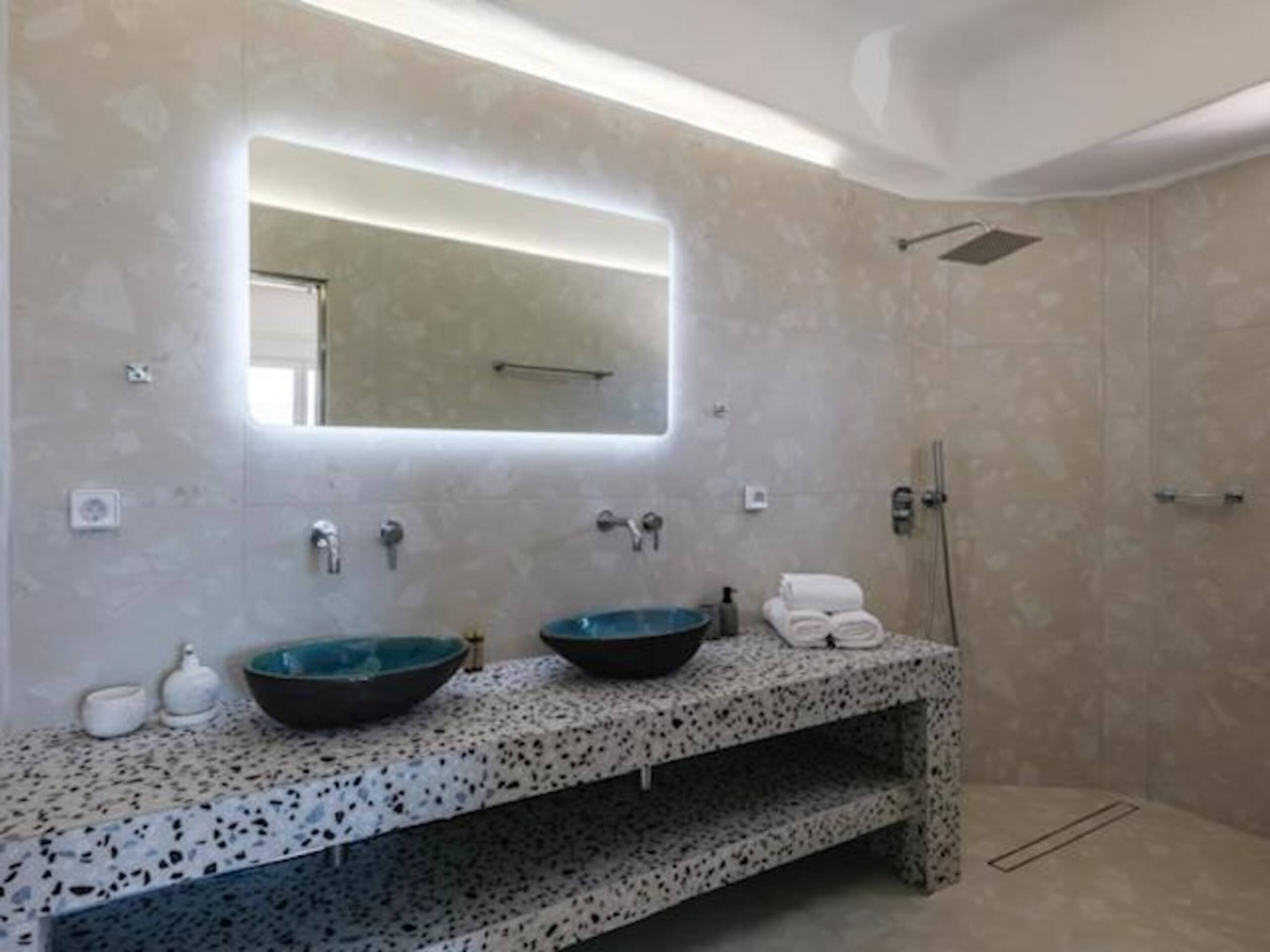 Archon Villa: 4BR Seaside, Olympic Pool 20