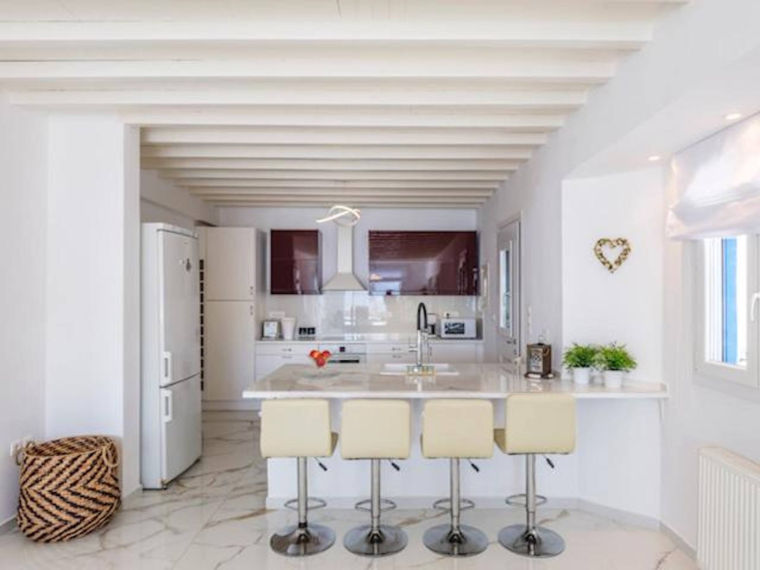 Archon Villa: 4BR Seaside, Olympic Pool 13