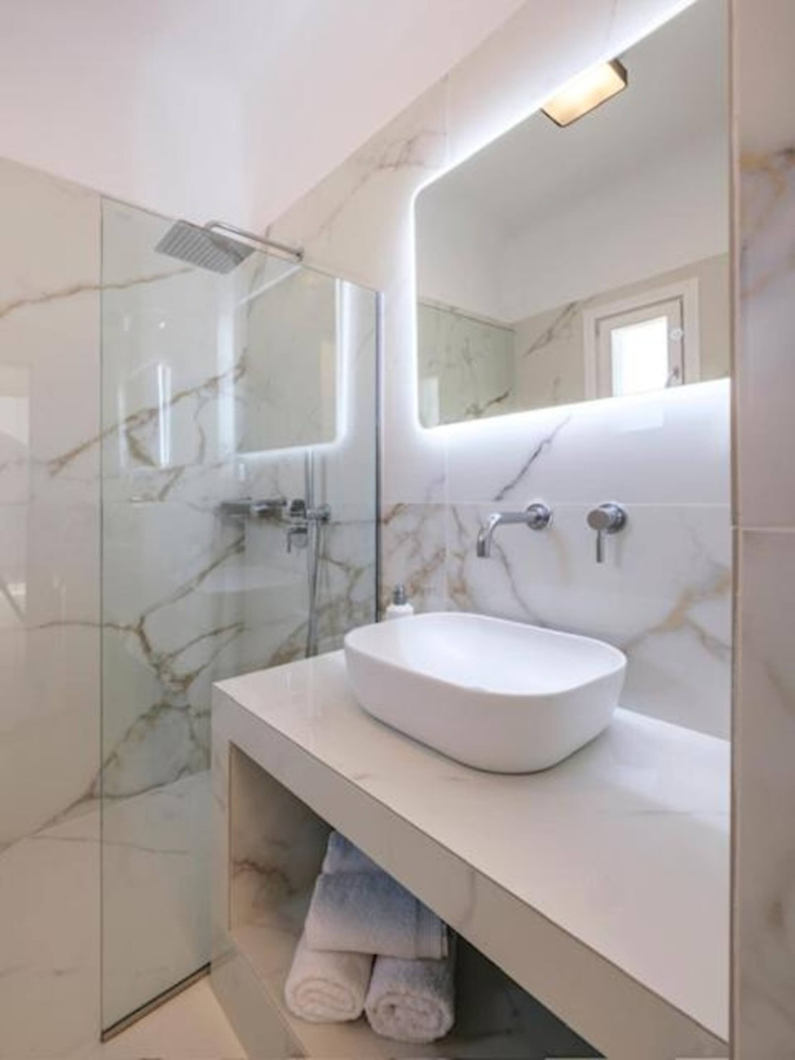 Archon Villa: 4BR Seaside, Olympic Pool 19
