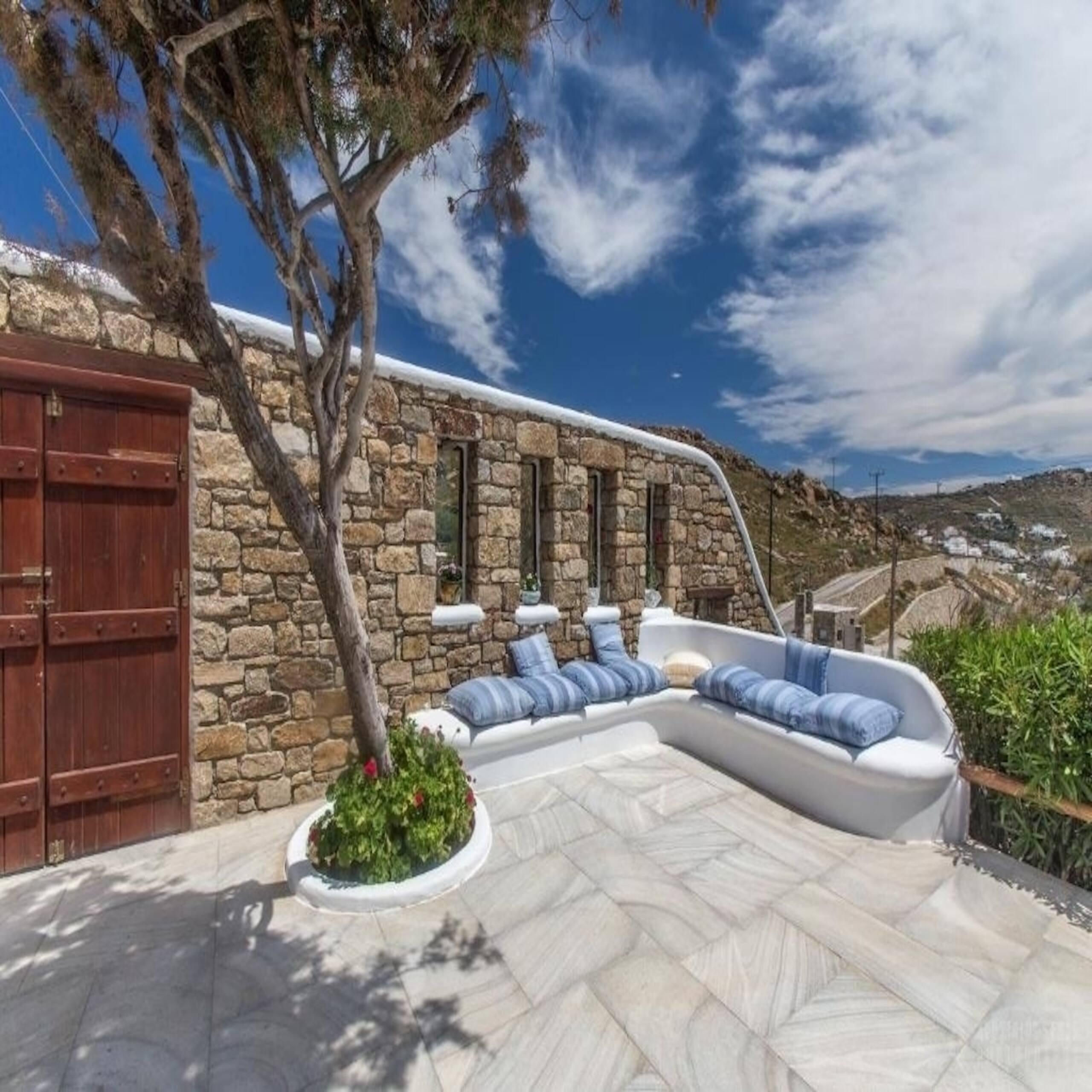 Archon Villa: 4BR Seaside, Olympic Pool 8