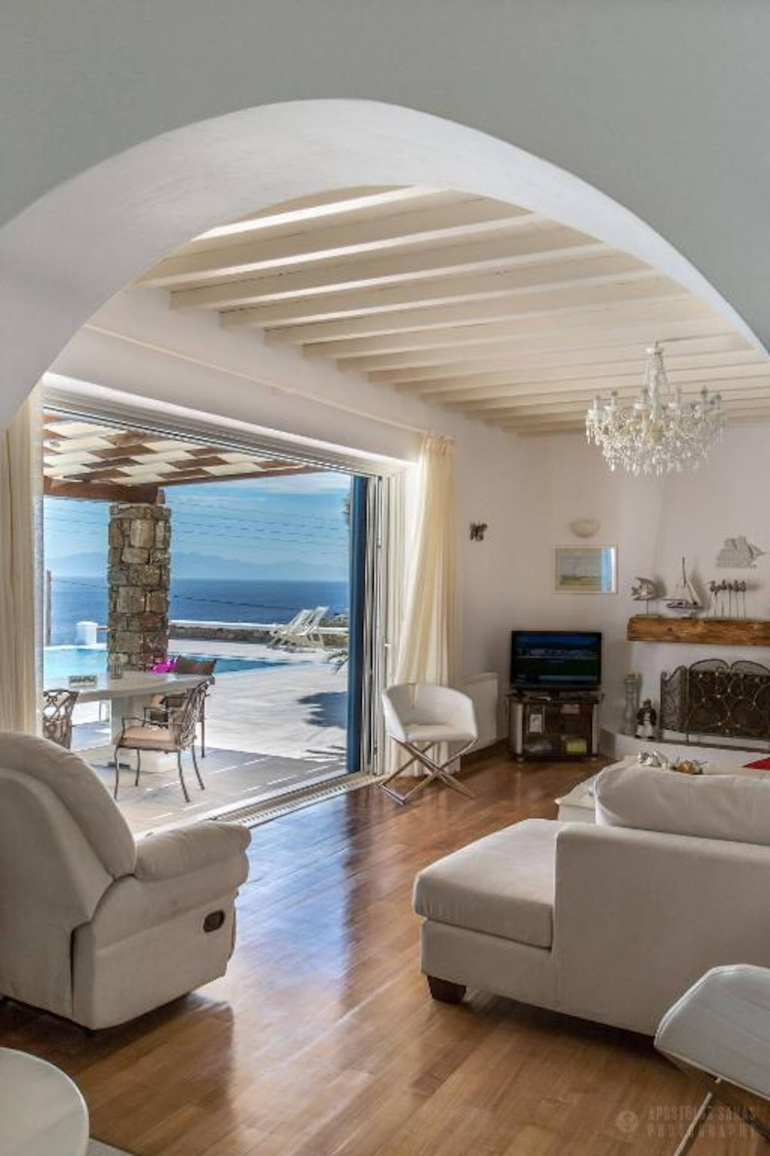 Archon Villa: 4BR Seaside, Olympic Pool 10