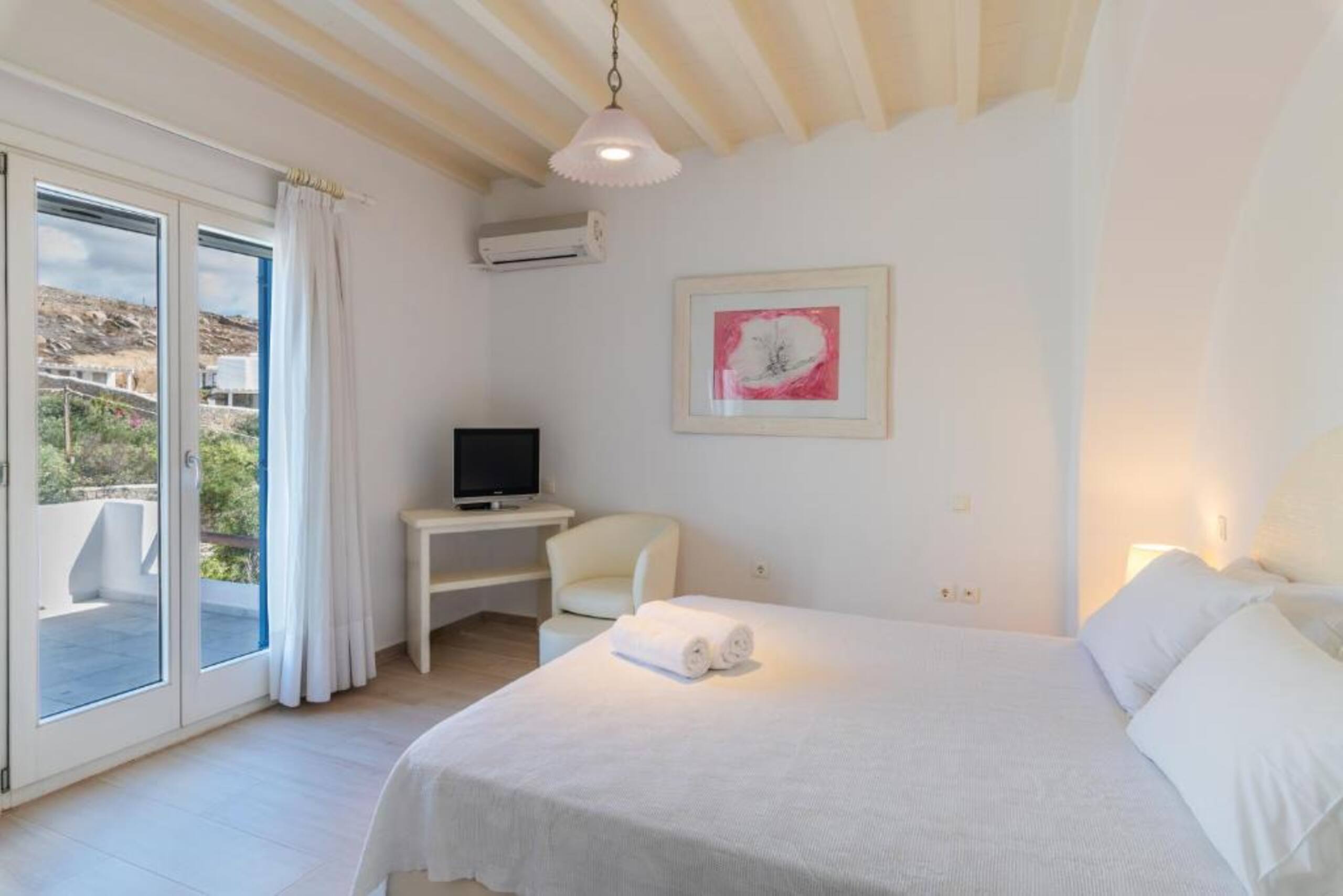 Archon Villa: 4BR Seaside, Olympic Pool 6