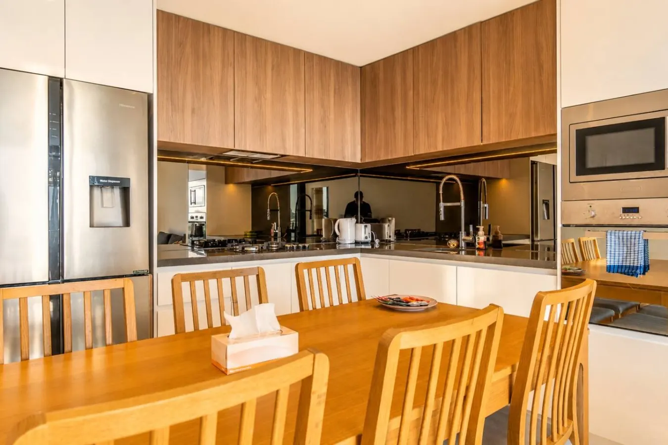 North-Facing 3BR with City Views & Parking 11