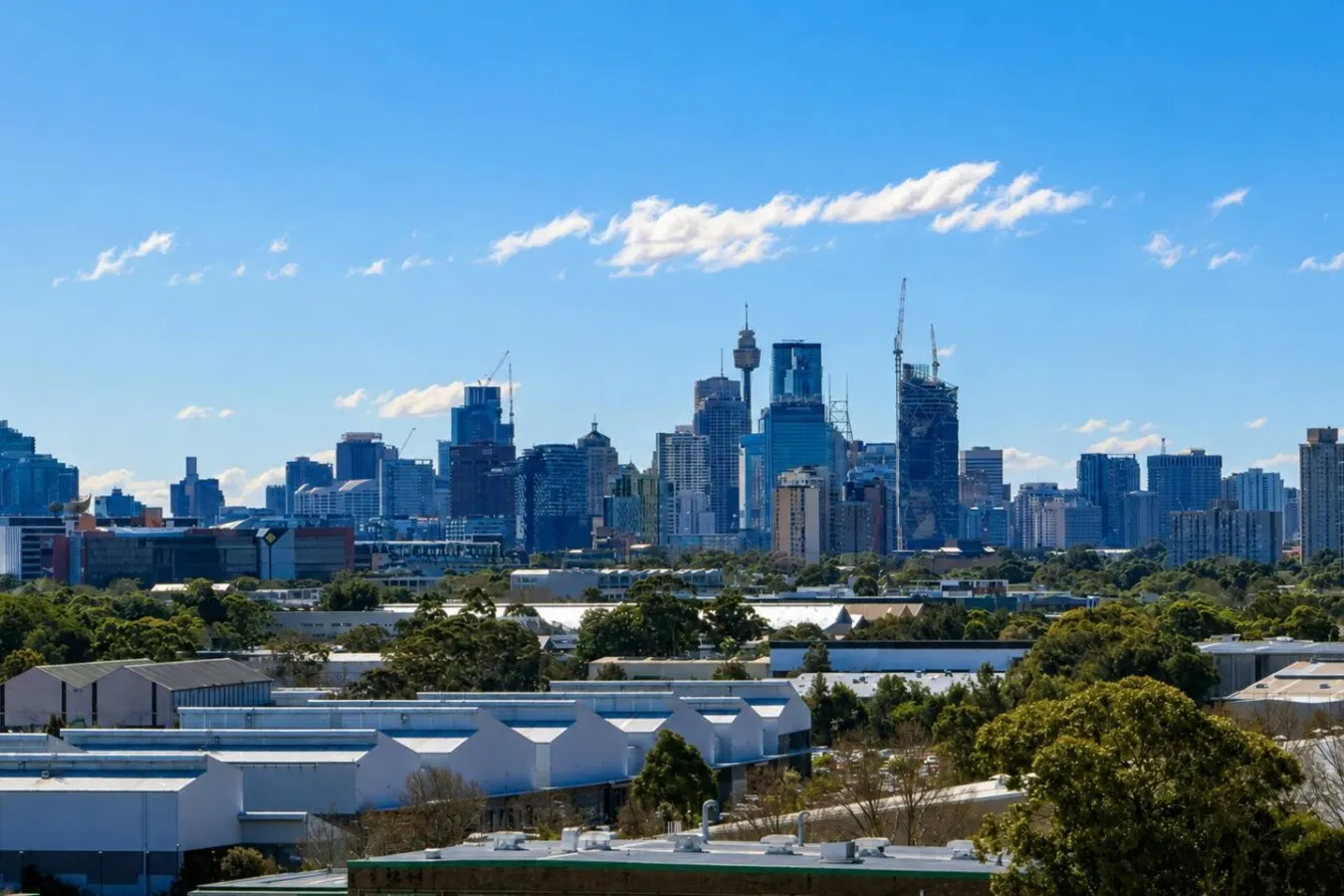 North-Facing 3BR with City Views & Parking 17