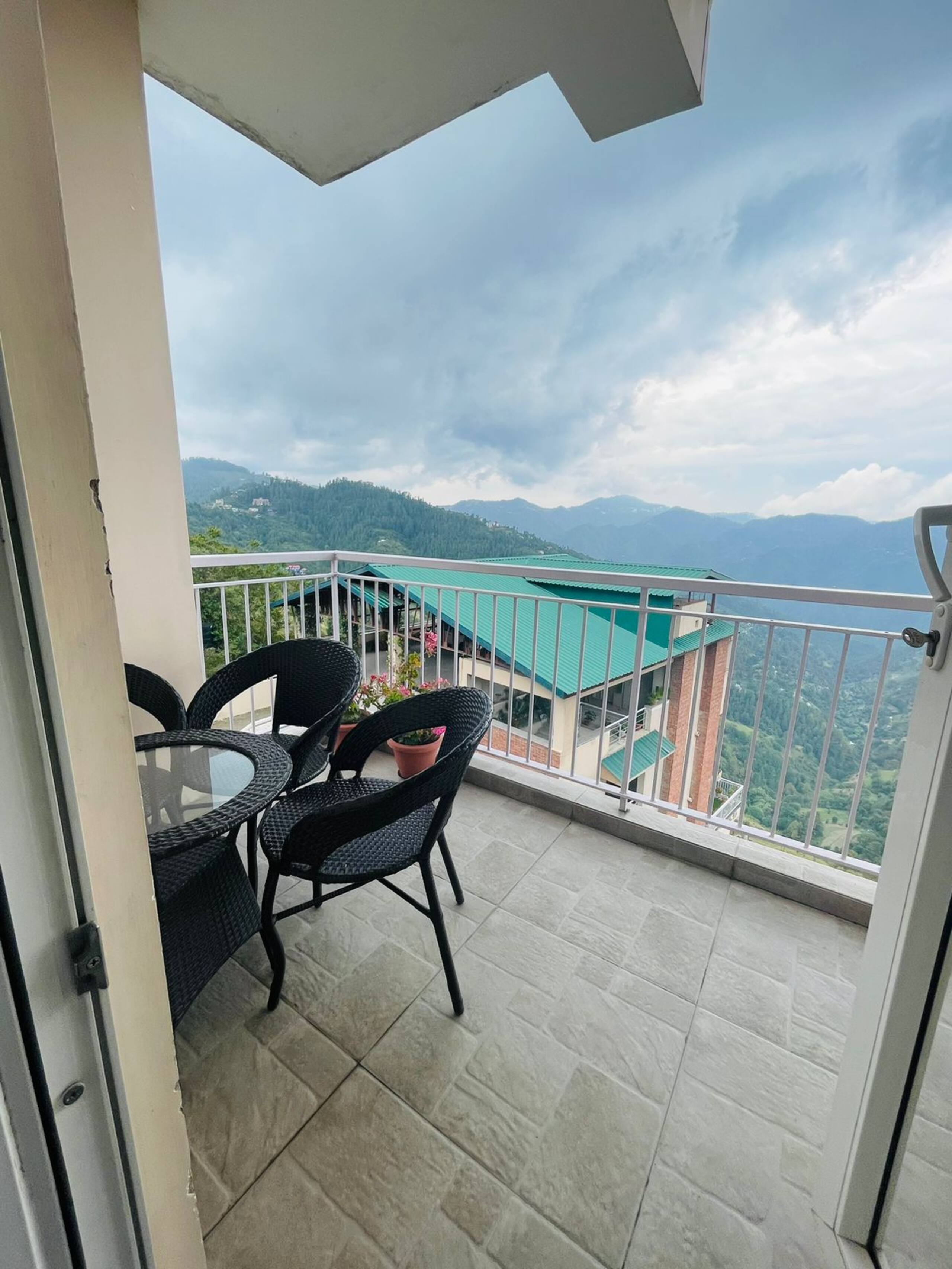 Tara Suites Naldehra 13