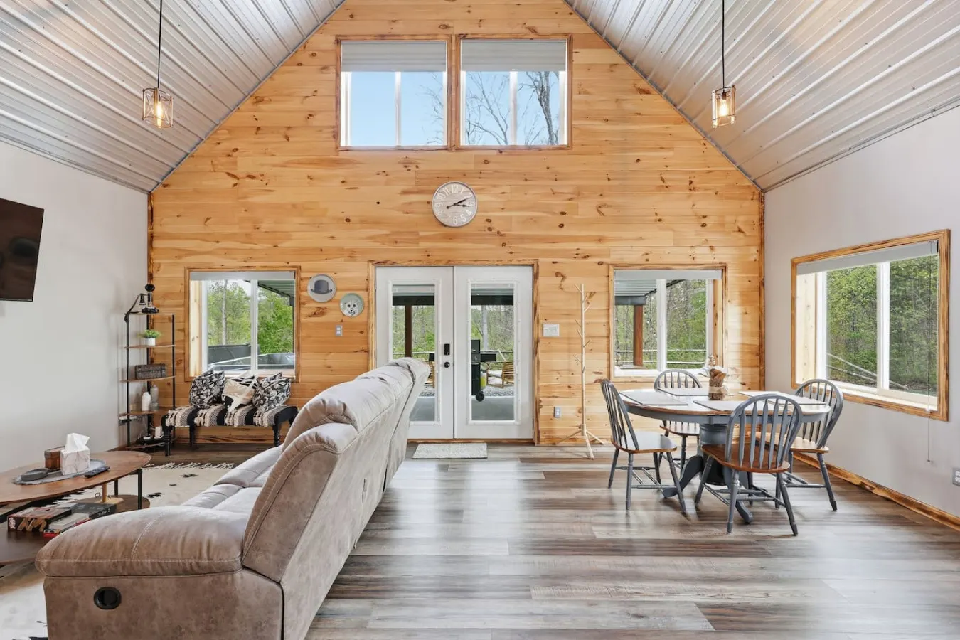 The Ridge at Beech Grove · Hot Tub · Hocking Hills