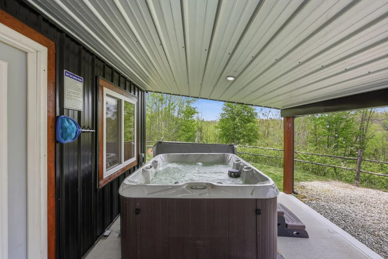 The Ridge at Beech Grove · Hot Tub · Hocking Hills — photo 4