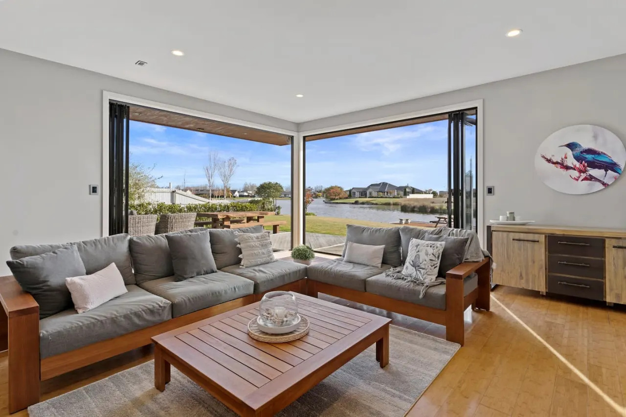 6BR Relax at Lake Hood Luxury Canal Home with Jetty 1