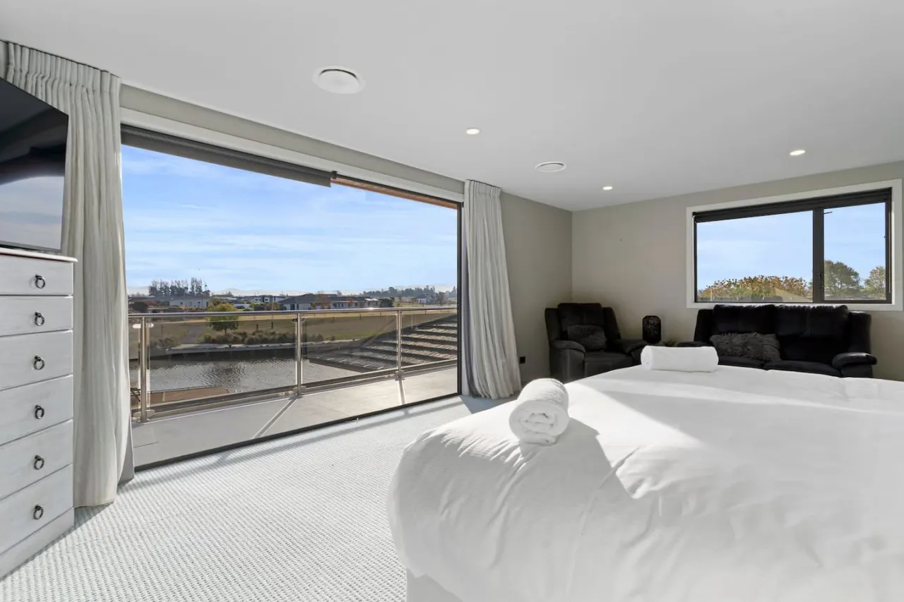6BR Relax at Lake Hood Luxury Canal Home with Jetty 12
