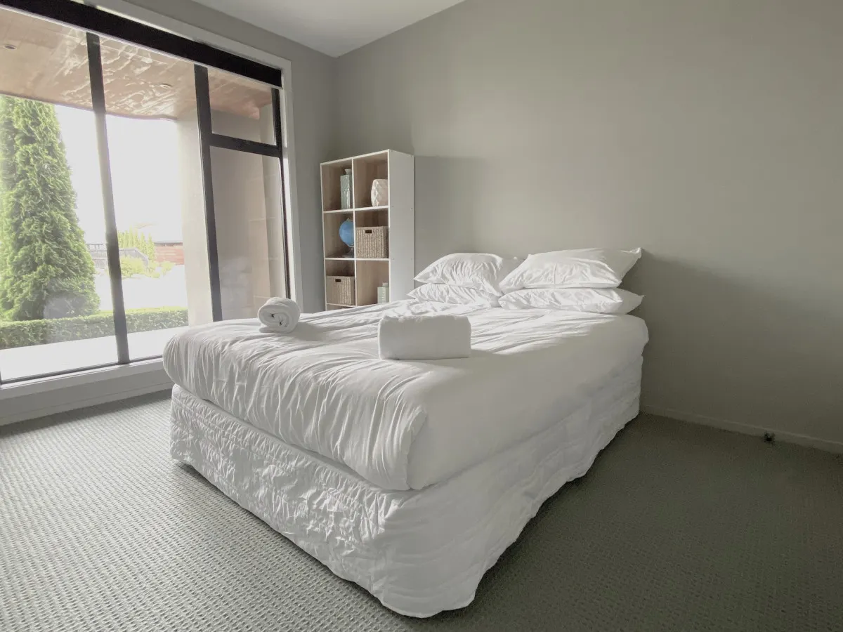 6BR Relax at Lake Hood Luxury Canal Home with Jetty 18